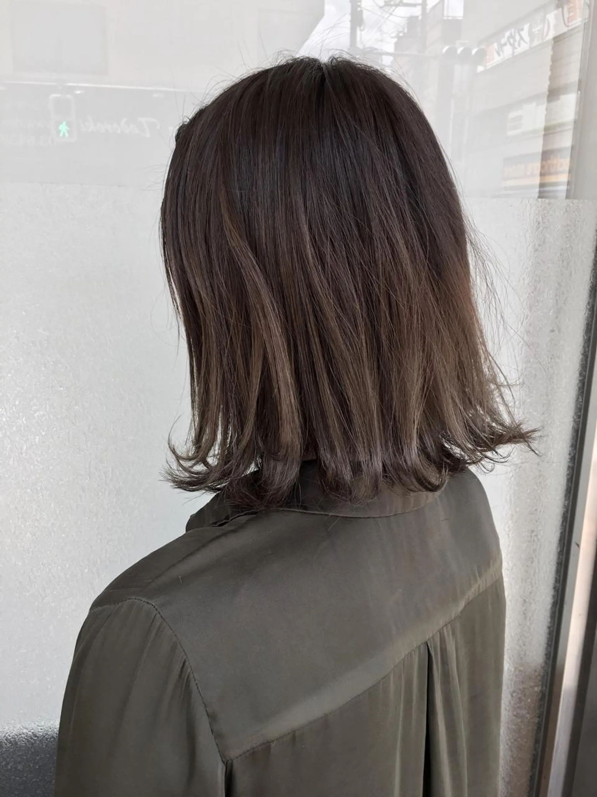 ミディアム カラー グラデーションカラー グレージュ ハイライトカラー ハイライト 寺内 紳悟のヘアスタイル