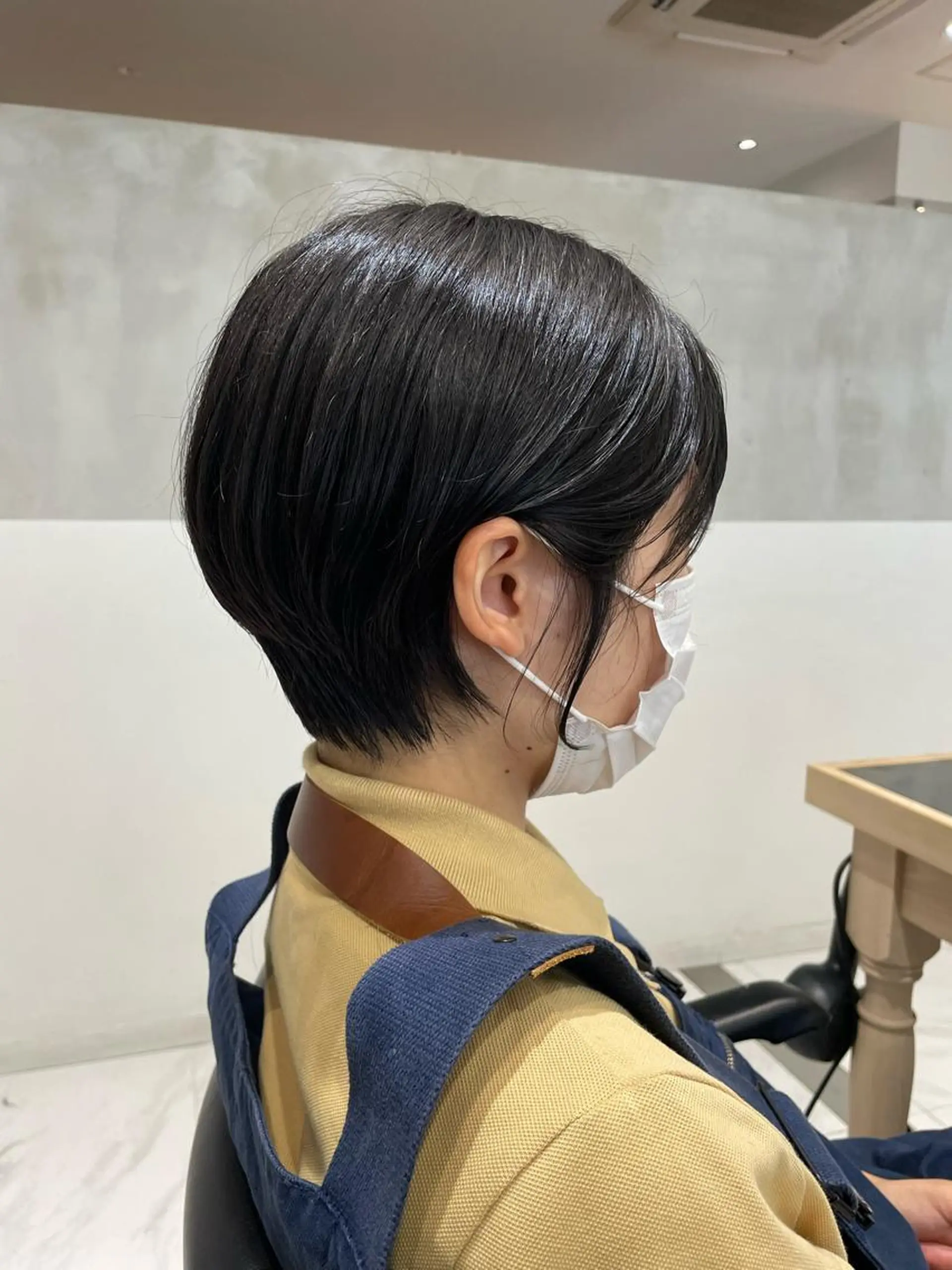 ショート オリーブ カラー✨有坂映哉のヘアスタイル