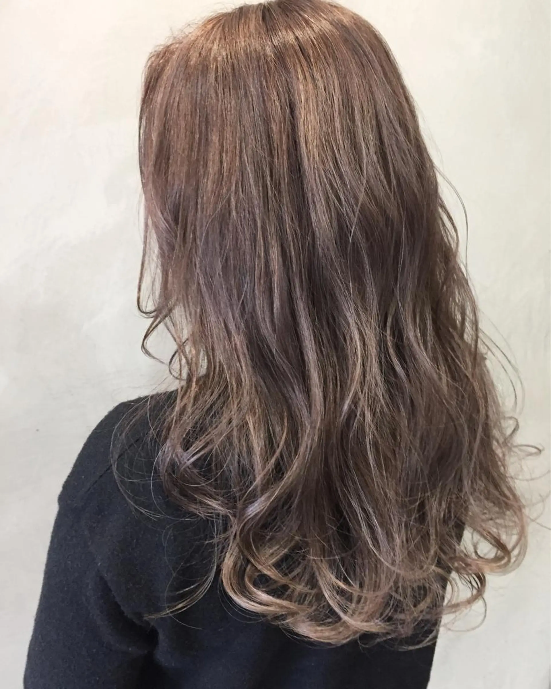 ロング ハイライト 髪質改善 縮毛矯正 トリートメント 酸熱トリートメント ヘアカラー トリートメント 中川 勝友のヘアスタイル