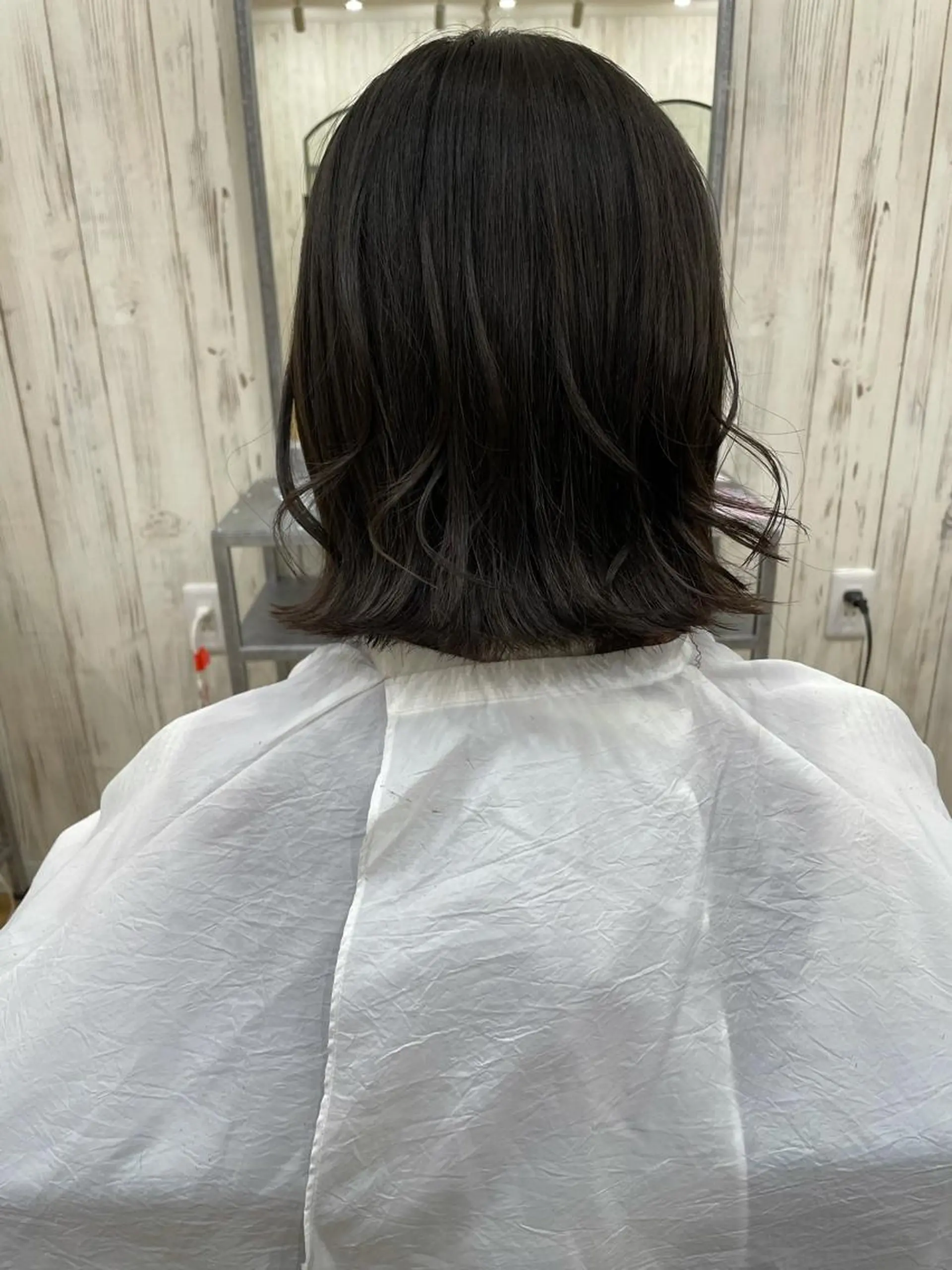 ショート ボブ 外ハネヘア ハイトーン髪質改善 家中貴典のヘアスタイル