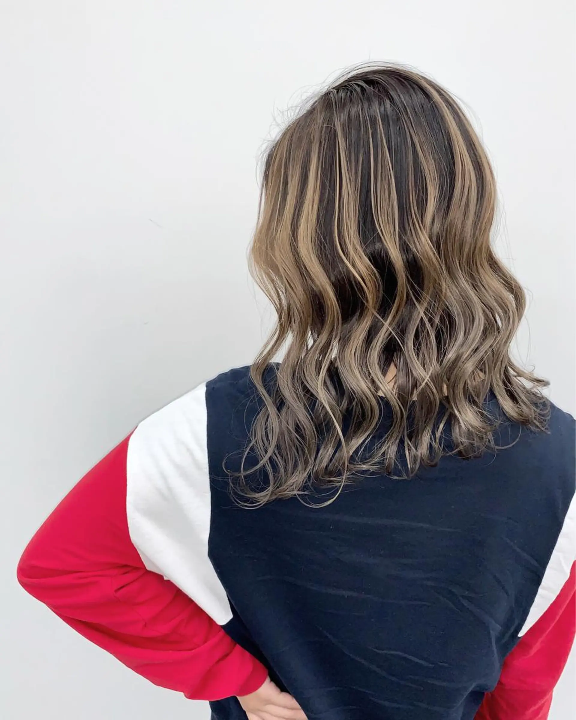 カラー バレイヤージュ 中川 来紀のヘアスタイル