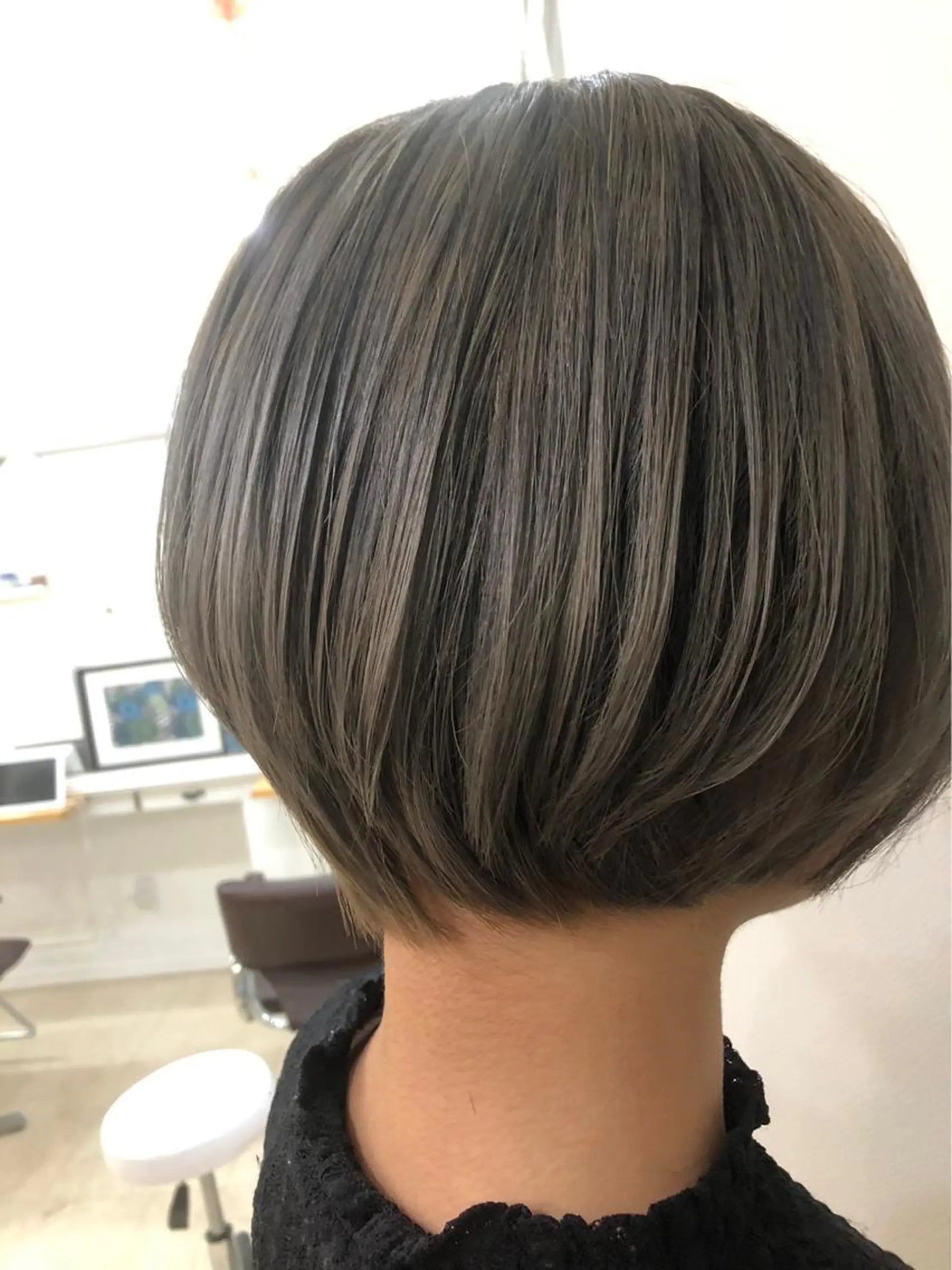 ショート カラー リルウヘアー 天王寺のヘアスタイル
