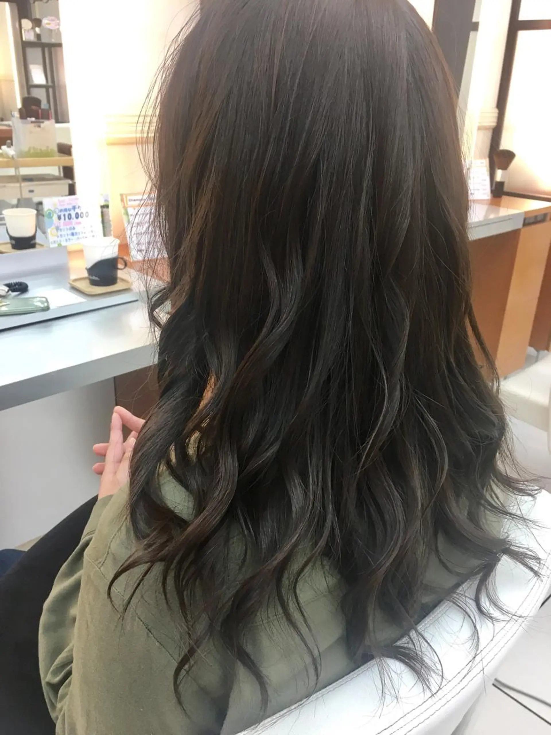 カラー イルミナカラー 外国人風カラー カット ヘアカラー トリートメント N° jillva ♦️川端裕司♦️のヘアスタイル