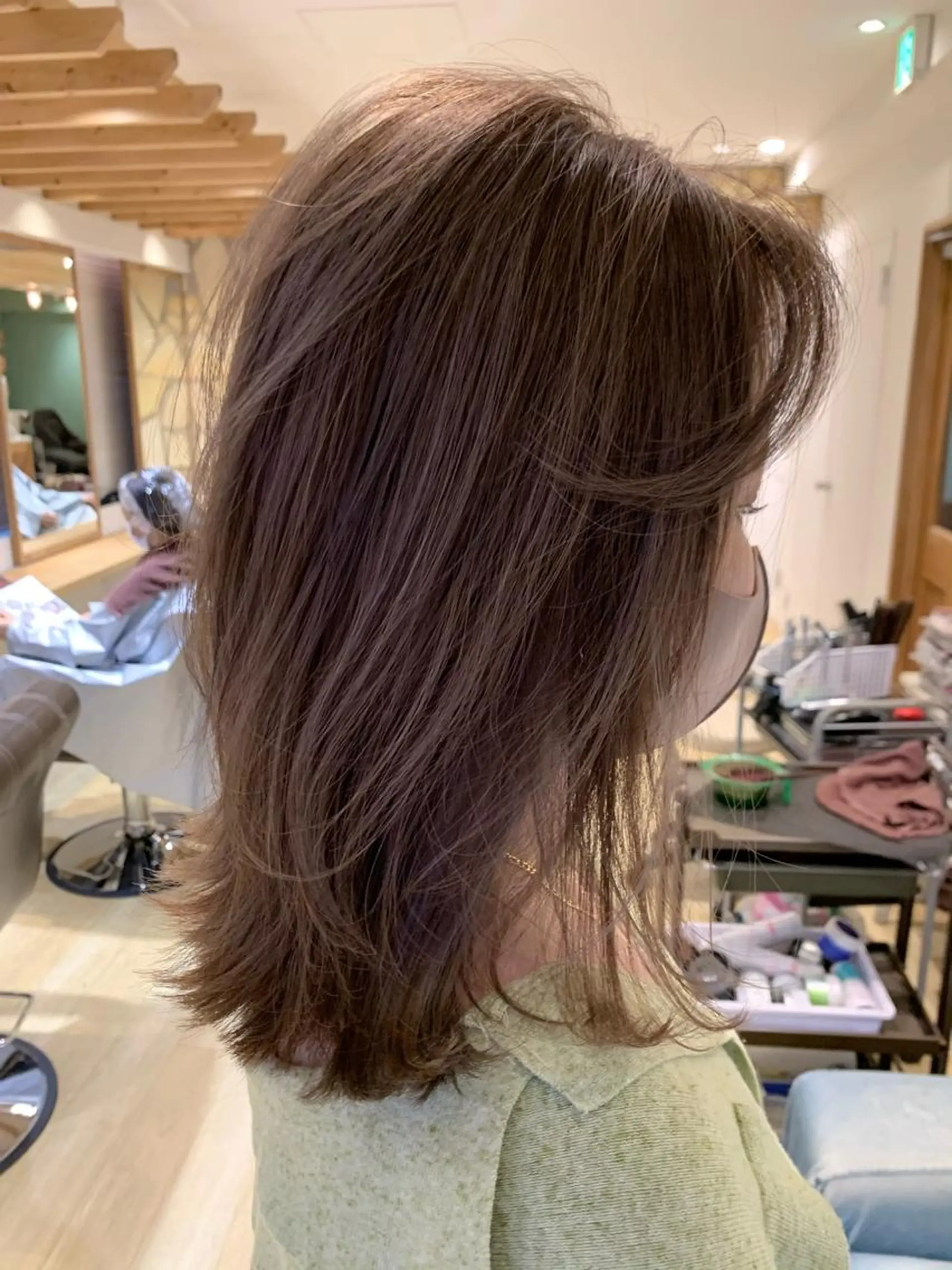 ミディアム ハイライト レイヤーカット ヘアカラー トリートメント 渋谷ハイトーン/ デザインカラー阿部のヘアスタイル