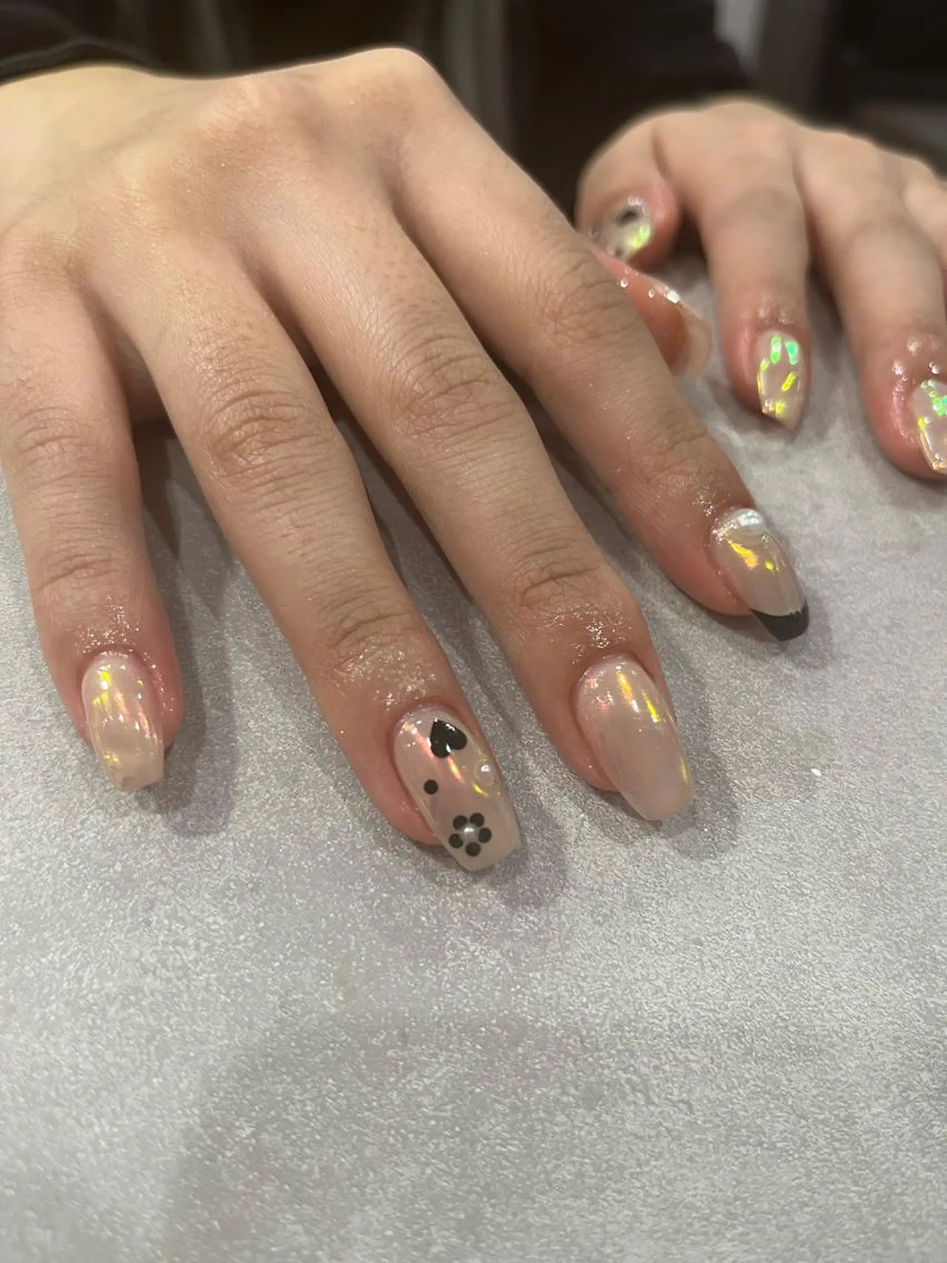 ネイル オーロラネイル フレンチネイル 鶴橋wooone nail.rieのネイルデザイン