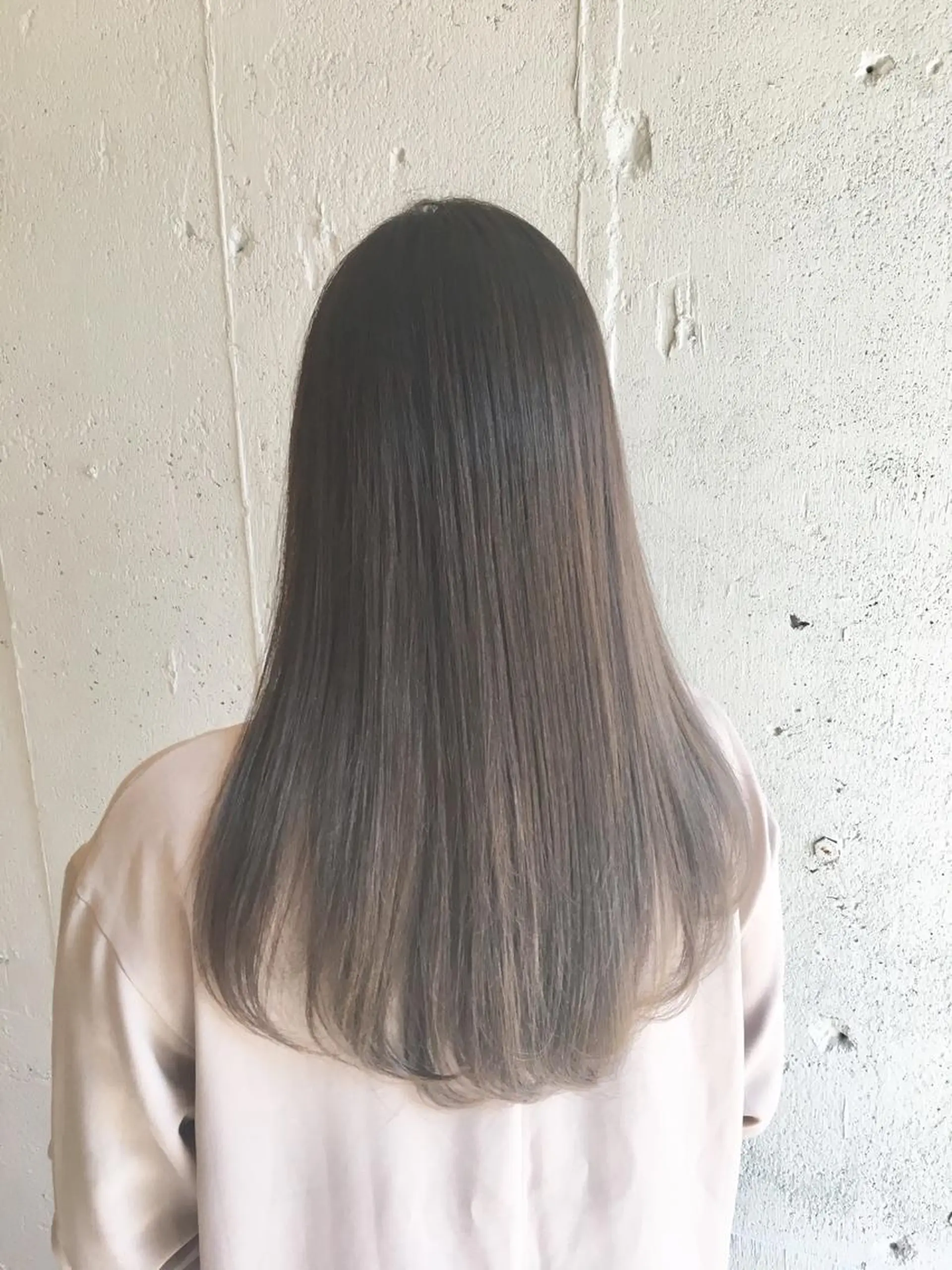ロング カラー ブリーチ グレージュ ミルクティーグレージュ レイヤー/大人メンズ パーマ🌀 平島拓也のヘアスタイル