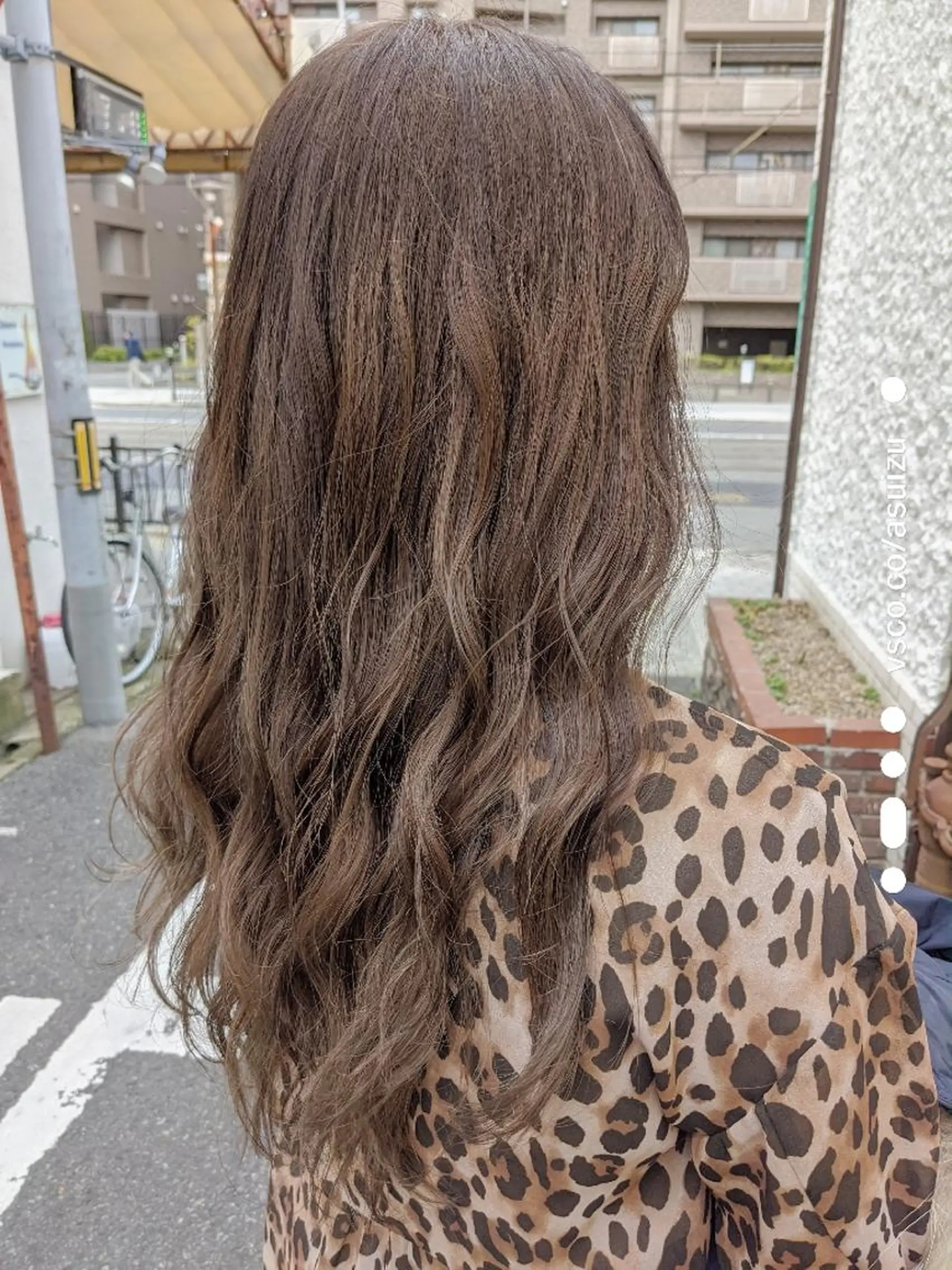 セミロング カラー アッシュ ベージュカラー KAIBORI ASUKAのヘアスタイル
