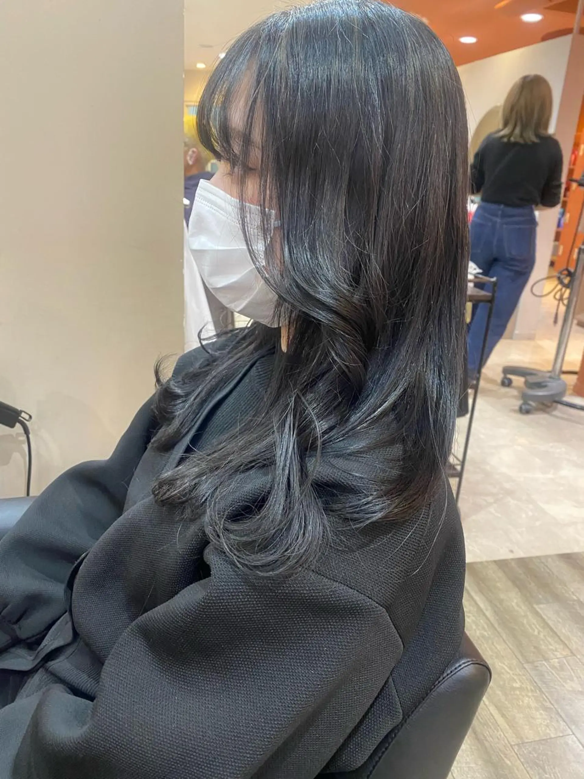 セミロング アッシュ 外国人風カラー 艶カラー　宮﨑 蒼のヘアスタイル