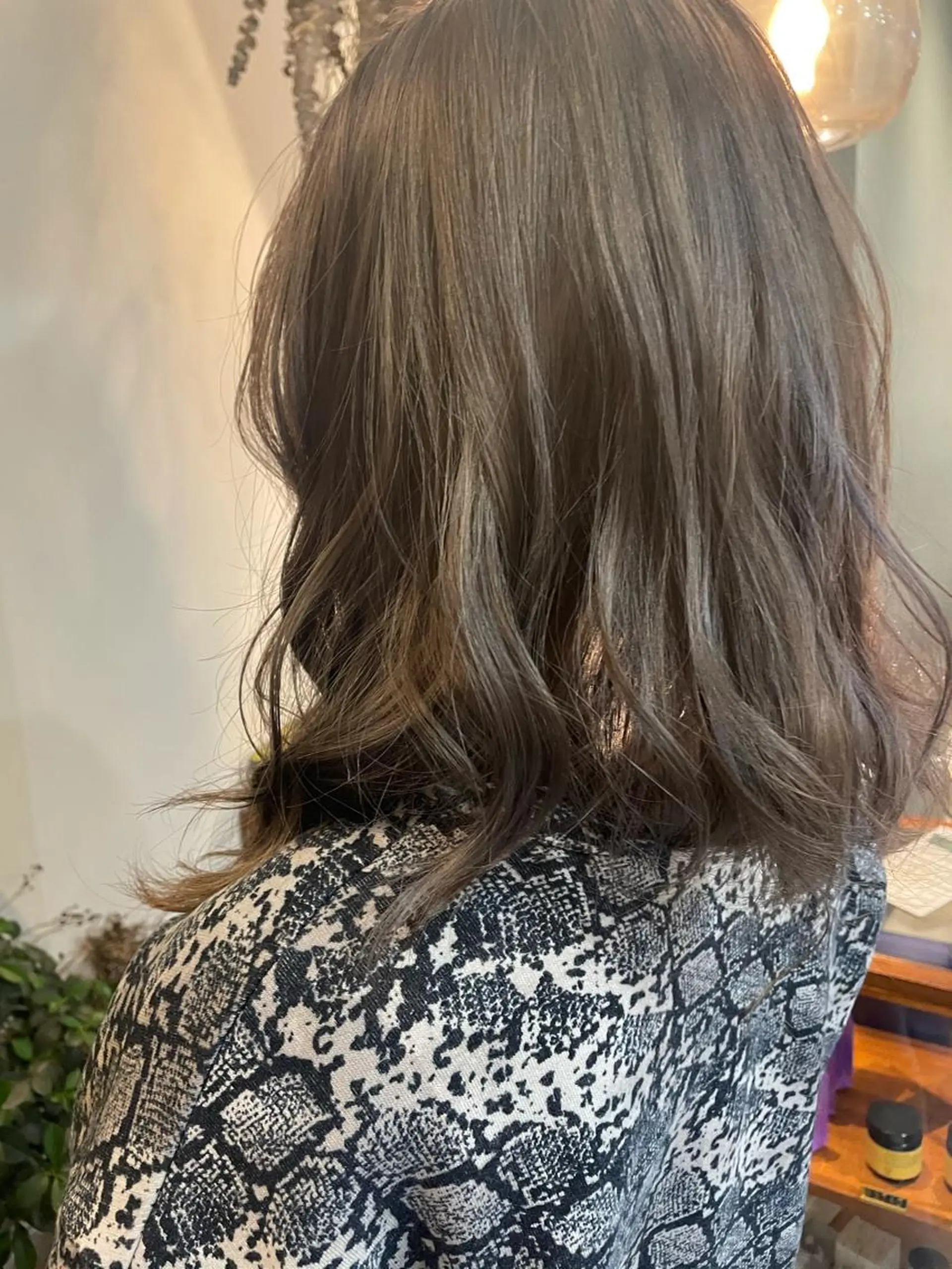 ミディアム カラー ブリーチ グレージュ ラベンダーカラー ラベンダーグレージュ ラベンダーグレー ヘアカラー 中目黒🌼 🌼ハナのヘアスタイル