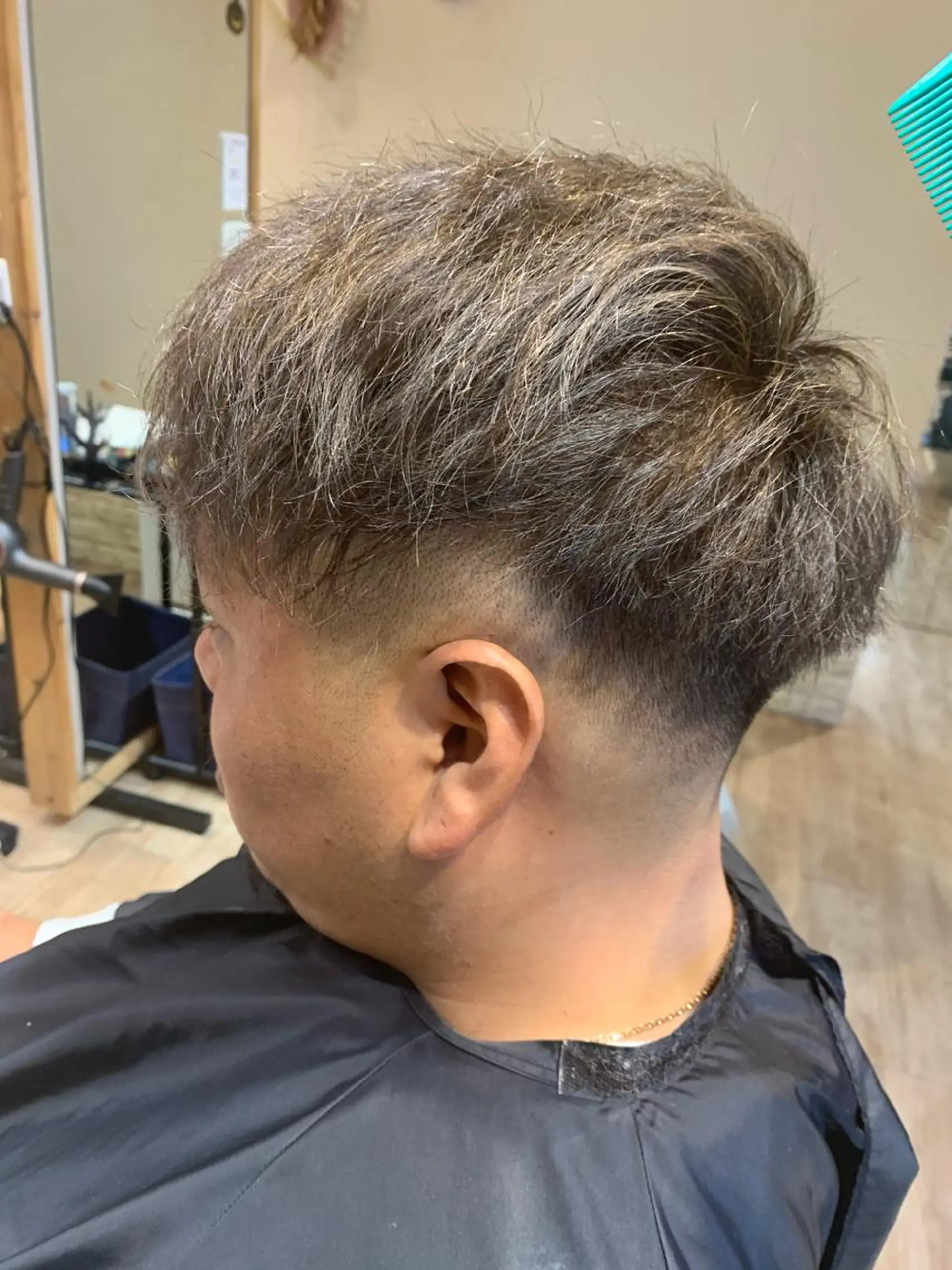 ショート カラー メンズ メンズハイライト メンズハイトーン ベージュカラー ハイライトカラー ハイトーンカラー カット ヘアカラー 大久保 隆蔵のヘアスタイル