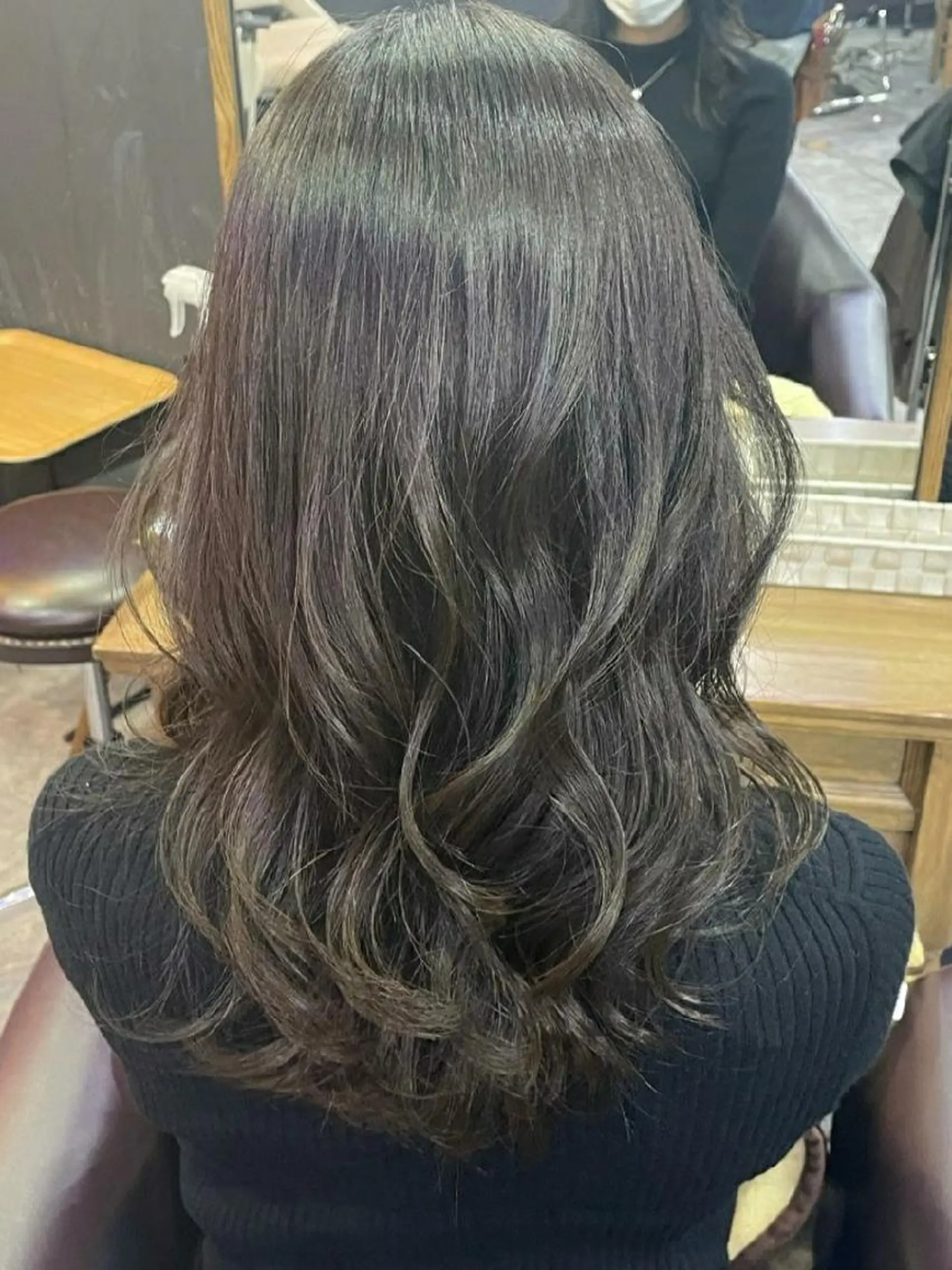 セミロング カラー グレージュ 柴田 えいじのヘアスタイル