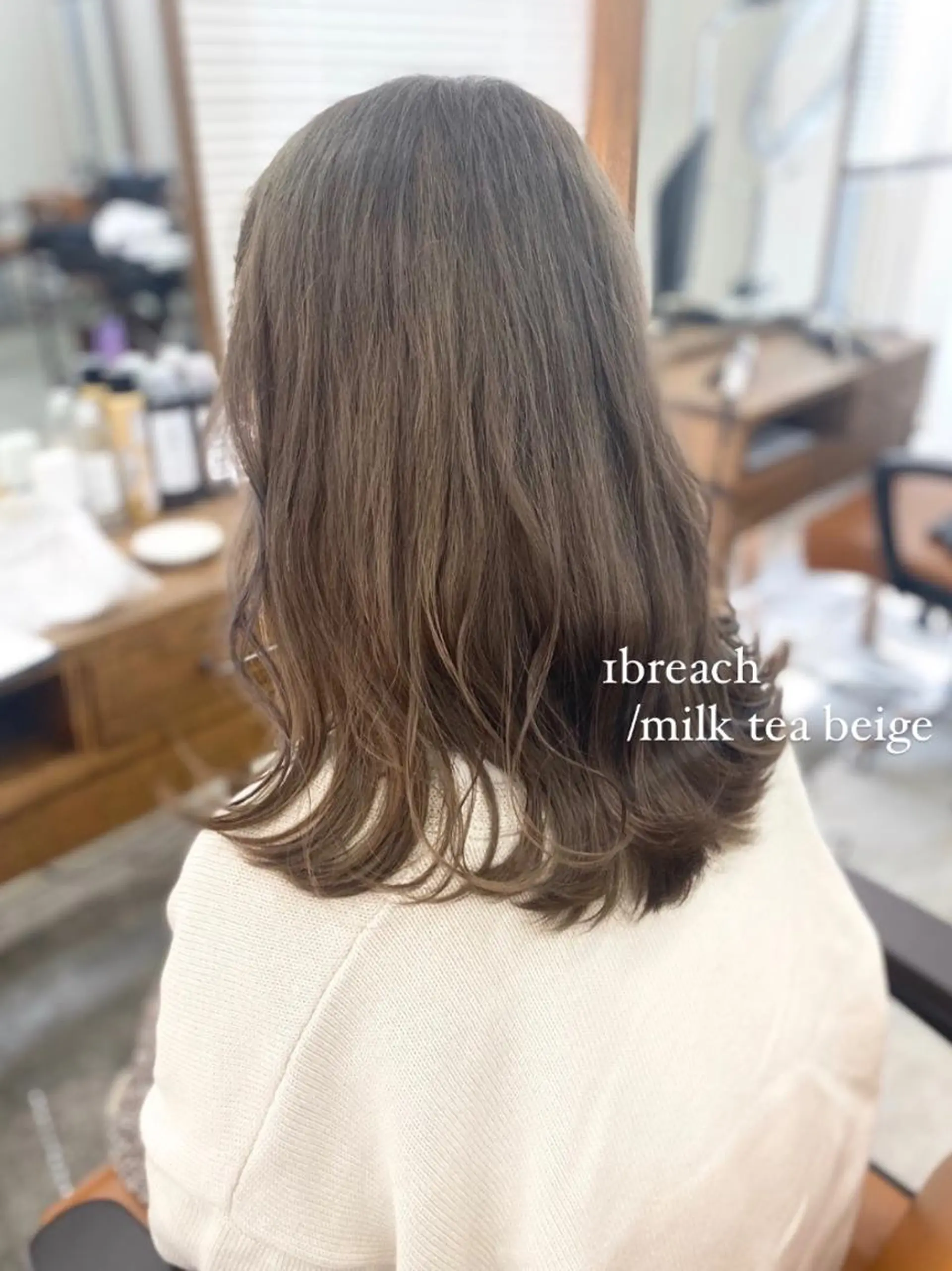 ミディアム カラー オリーブ/アッシュ やわらか透明感カラーのヘアスタイル