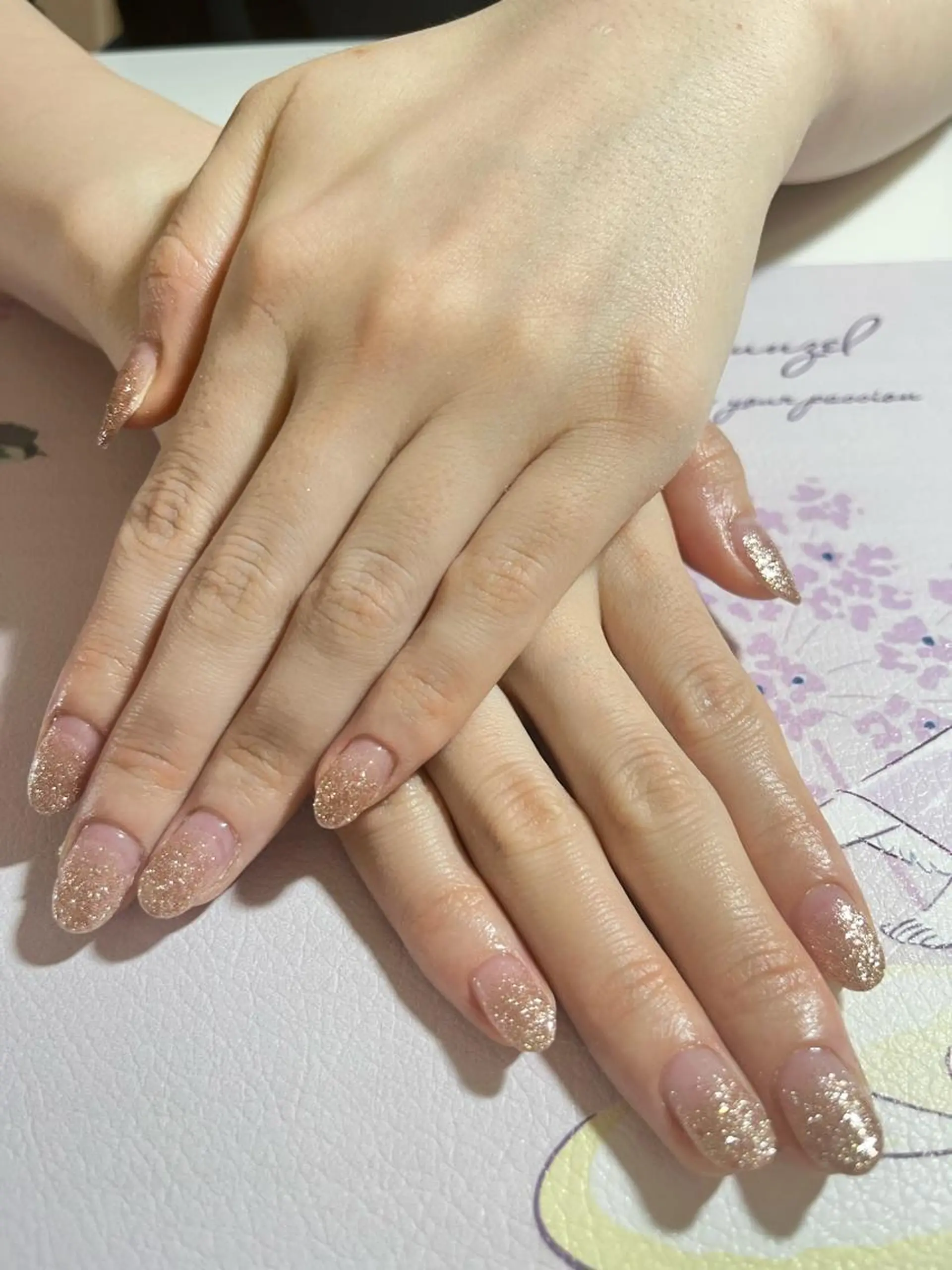 ネイル グラデーション ラメ(グリッター) ラメグラデーション Emmi salonのネイルデザイン