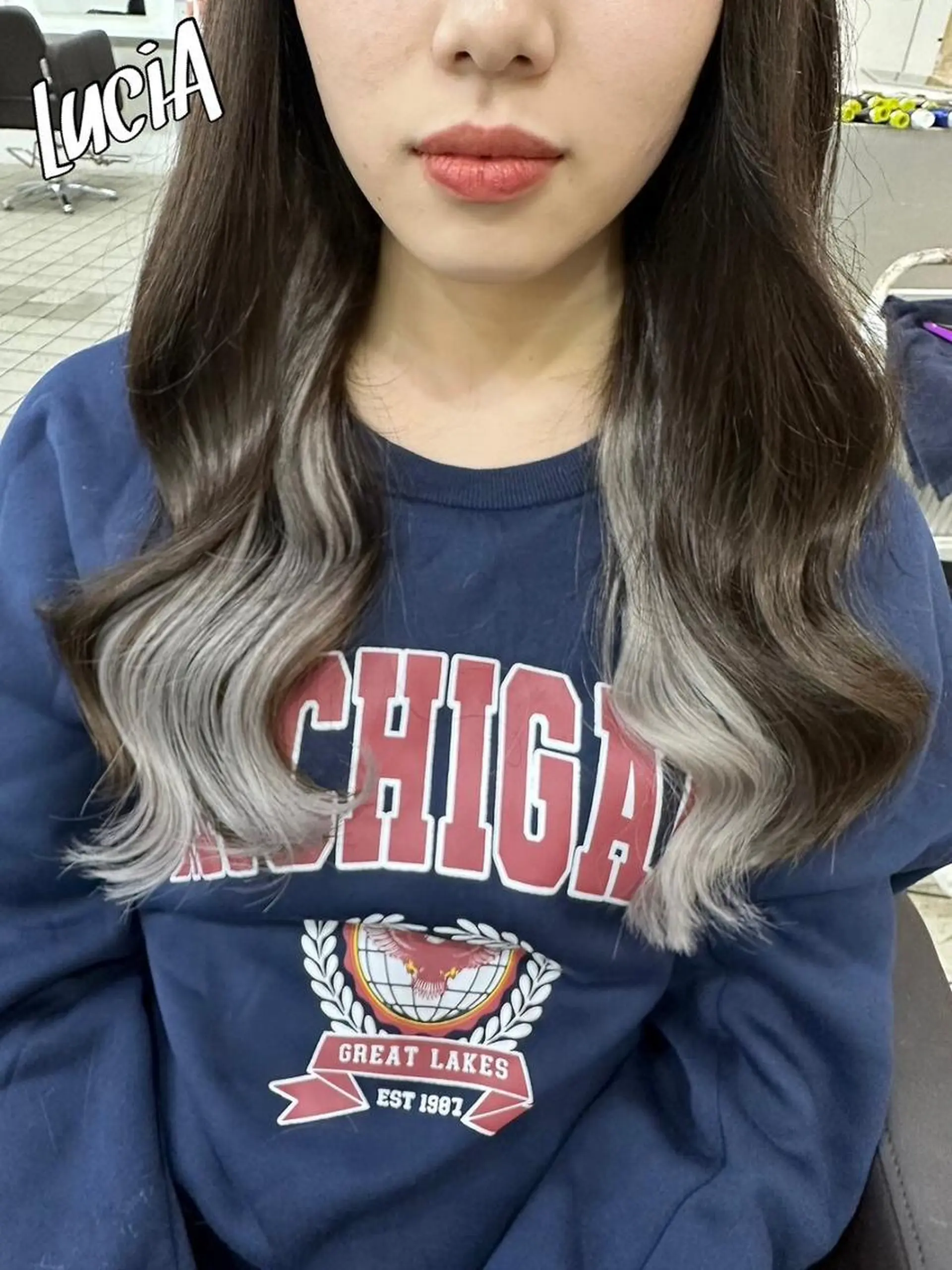 カラー ヘアアレンジ ロング シールエクステ 黒髪 ブリーチ ダブルカラー ハイトーンカラー LuciA エクステカラーのヘアスタイル