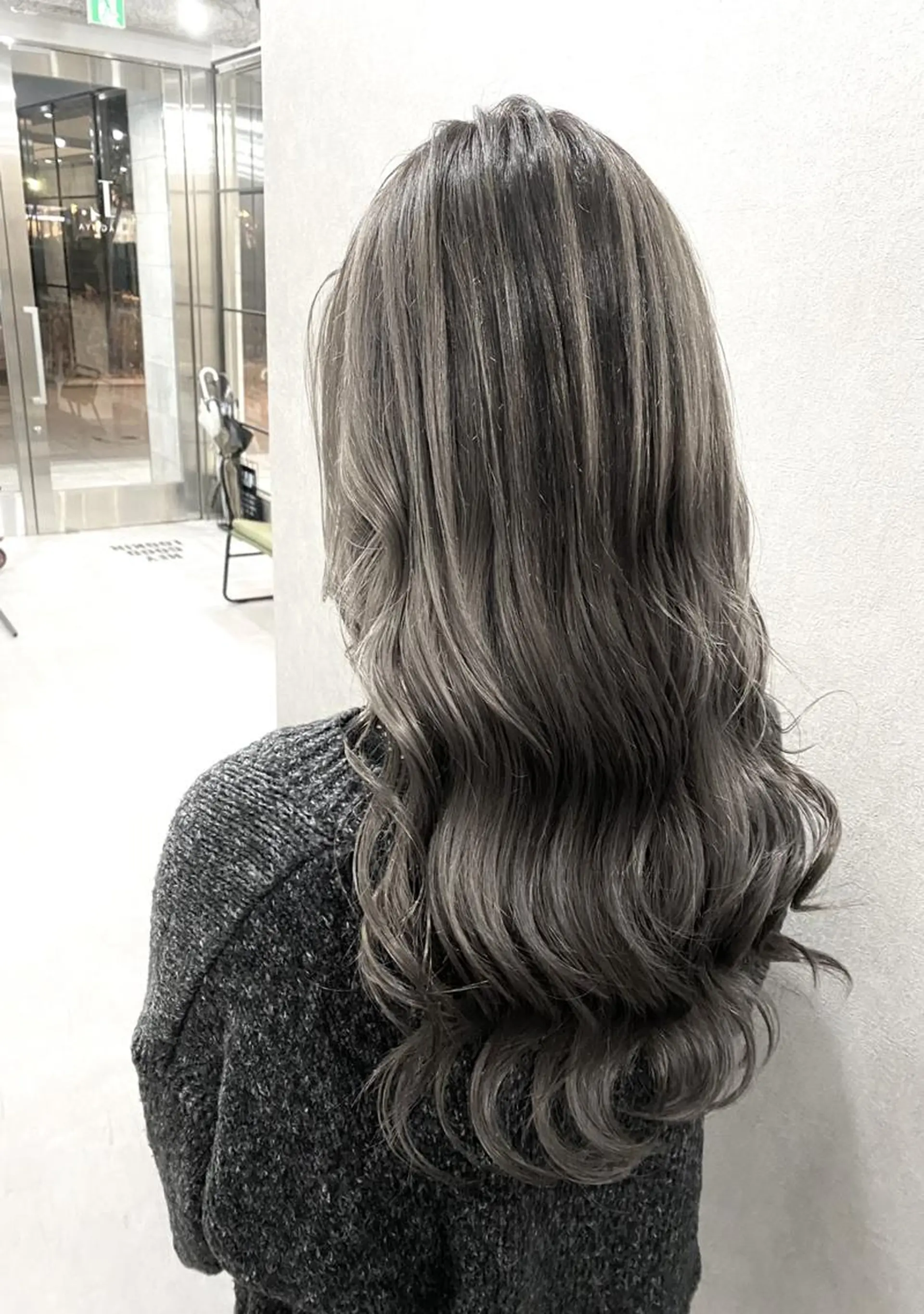 ロング シールエクステ アッシュ ボブ エクステ ハイライト シール、 ハネエクステのヘアスタイル