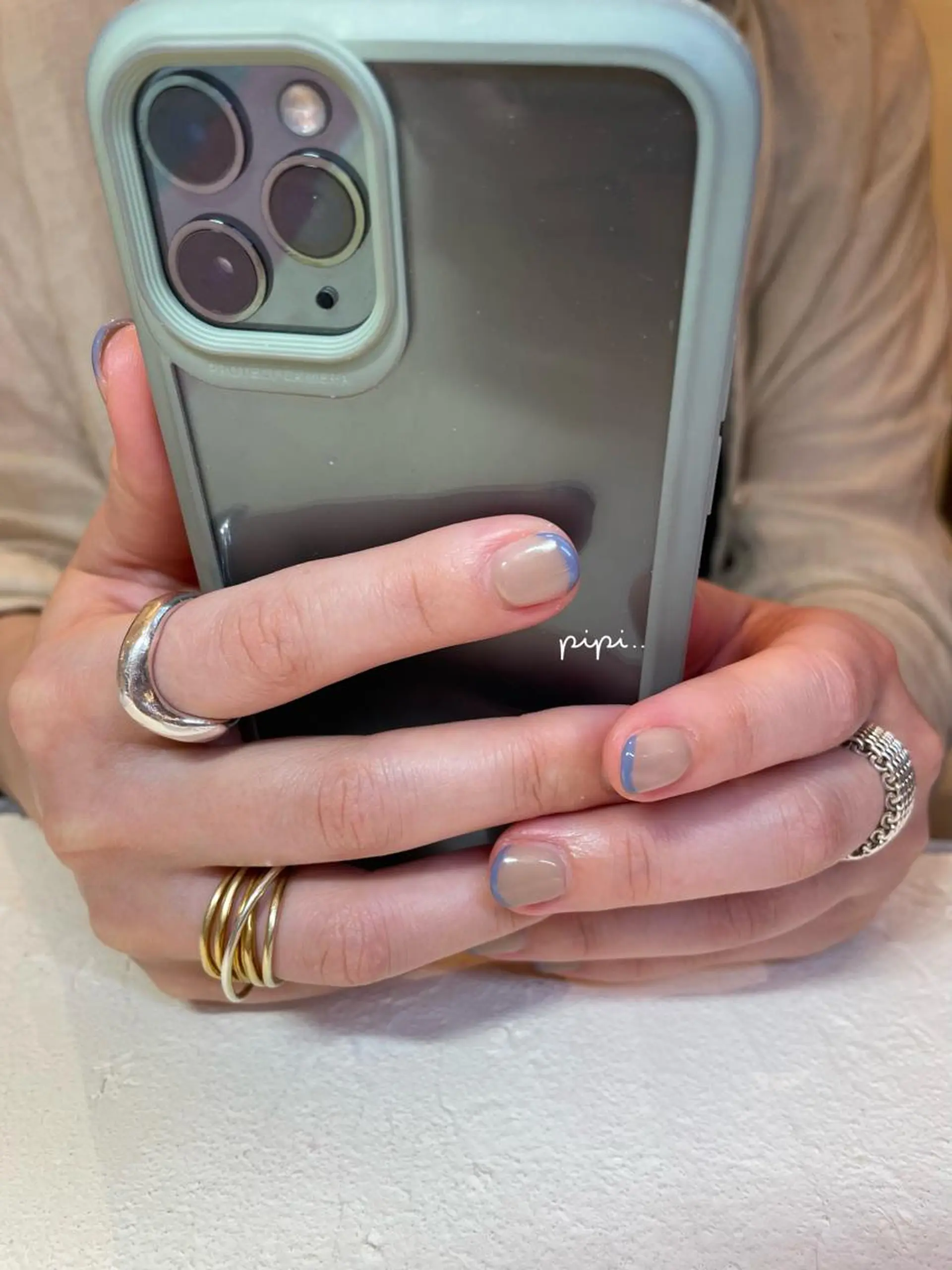 ショート ネイル ブルー フレンチネイル pipi ..のネイルデザイン