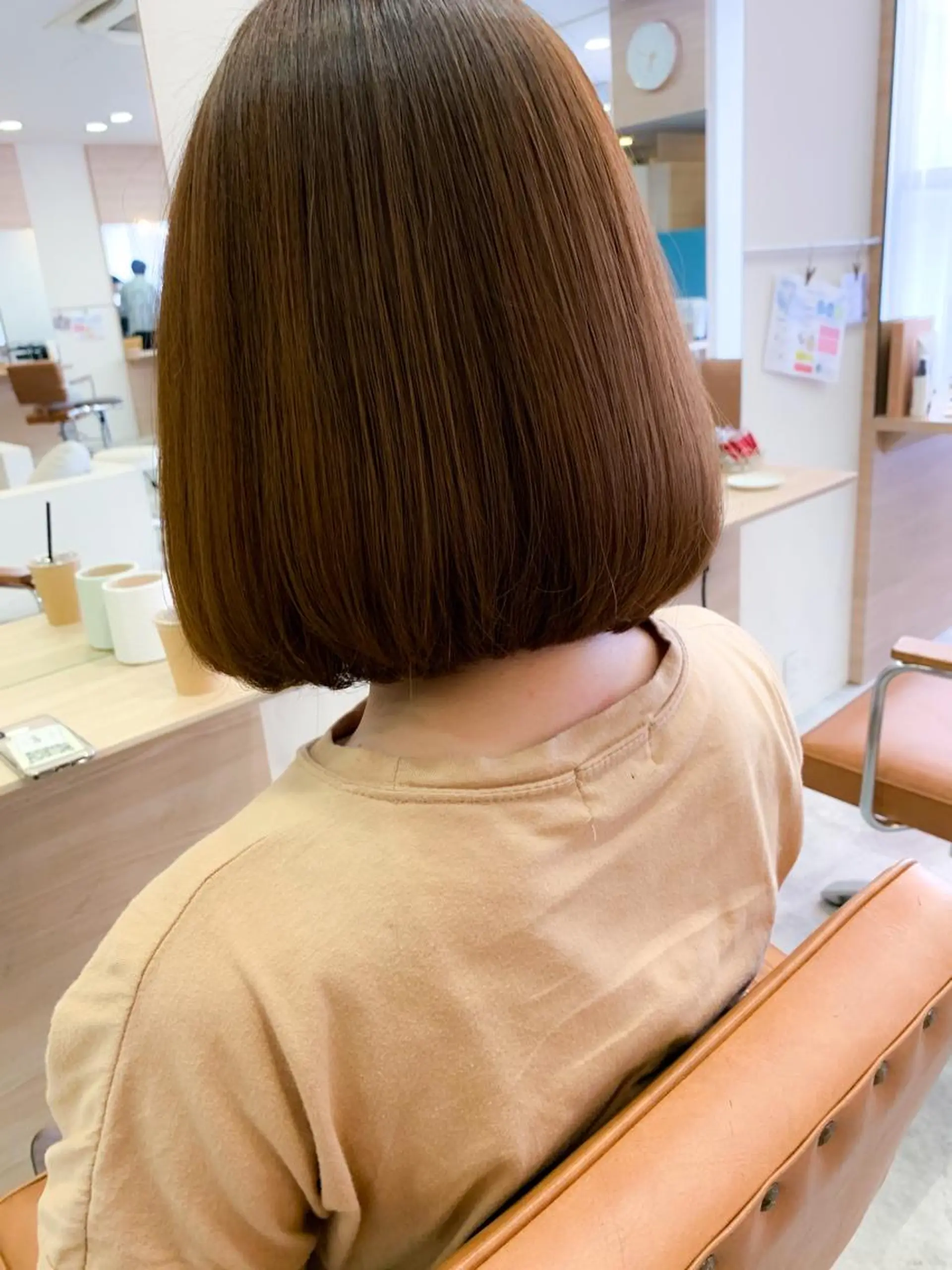 ショート カラー アッシュ ブリーチ ケアブリーチ 透明感カラー ダブルカラー モリシュンスケ /レイヤー/髪質改善のヘアスタイル