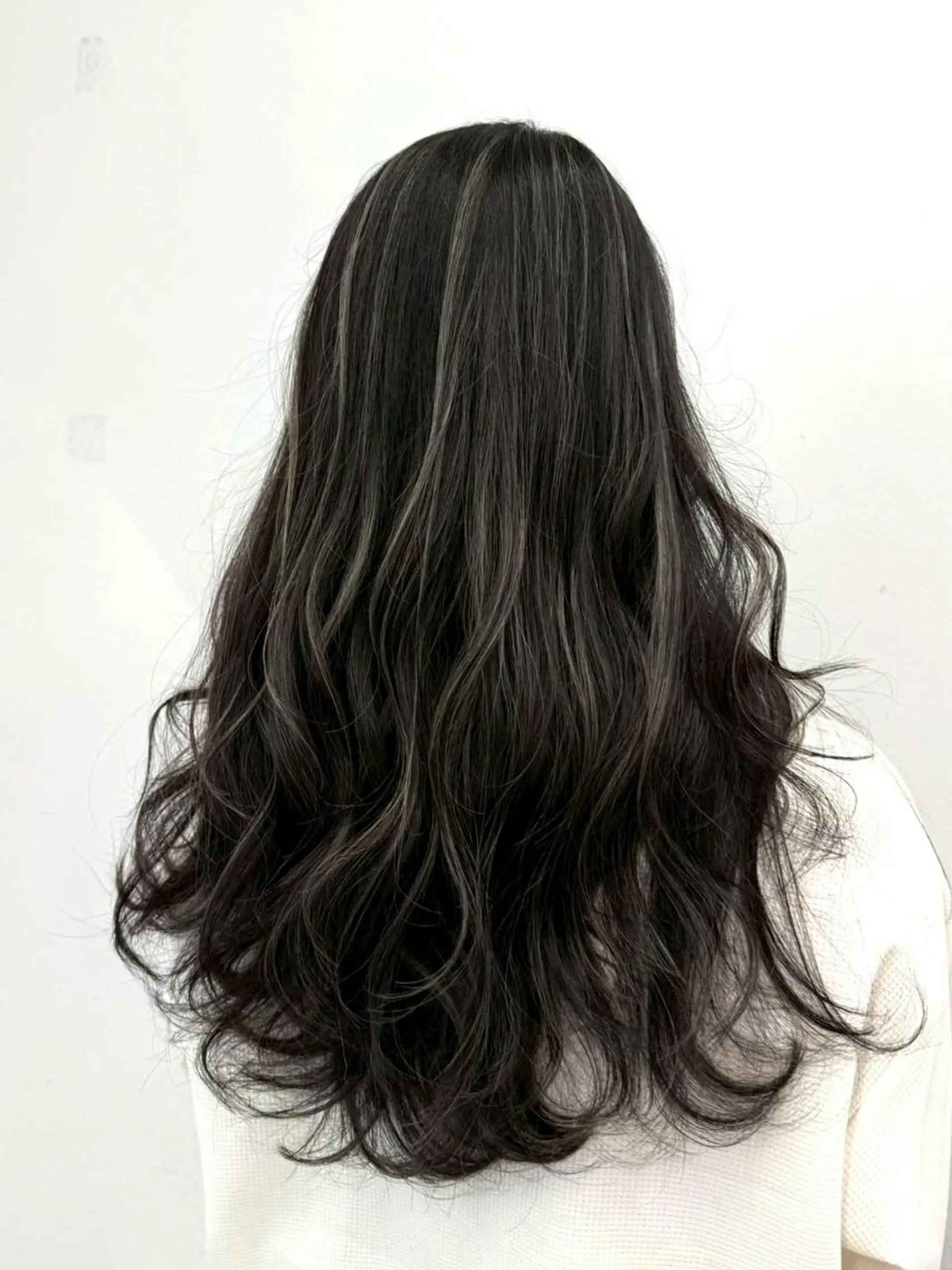 ロング カラー アディクシーカラー アッシュ ブルーカラー ダークアッシュ グレージュ 【公式】amble luxe 中野のヘアスタイル