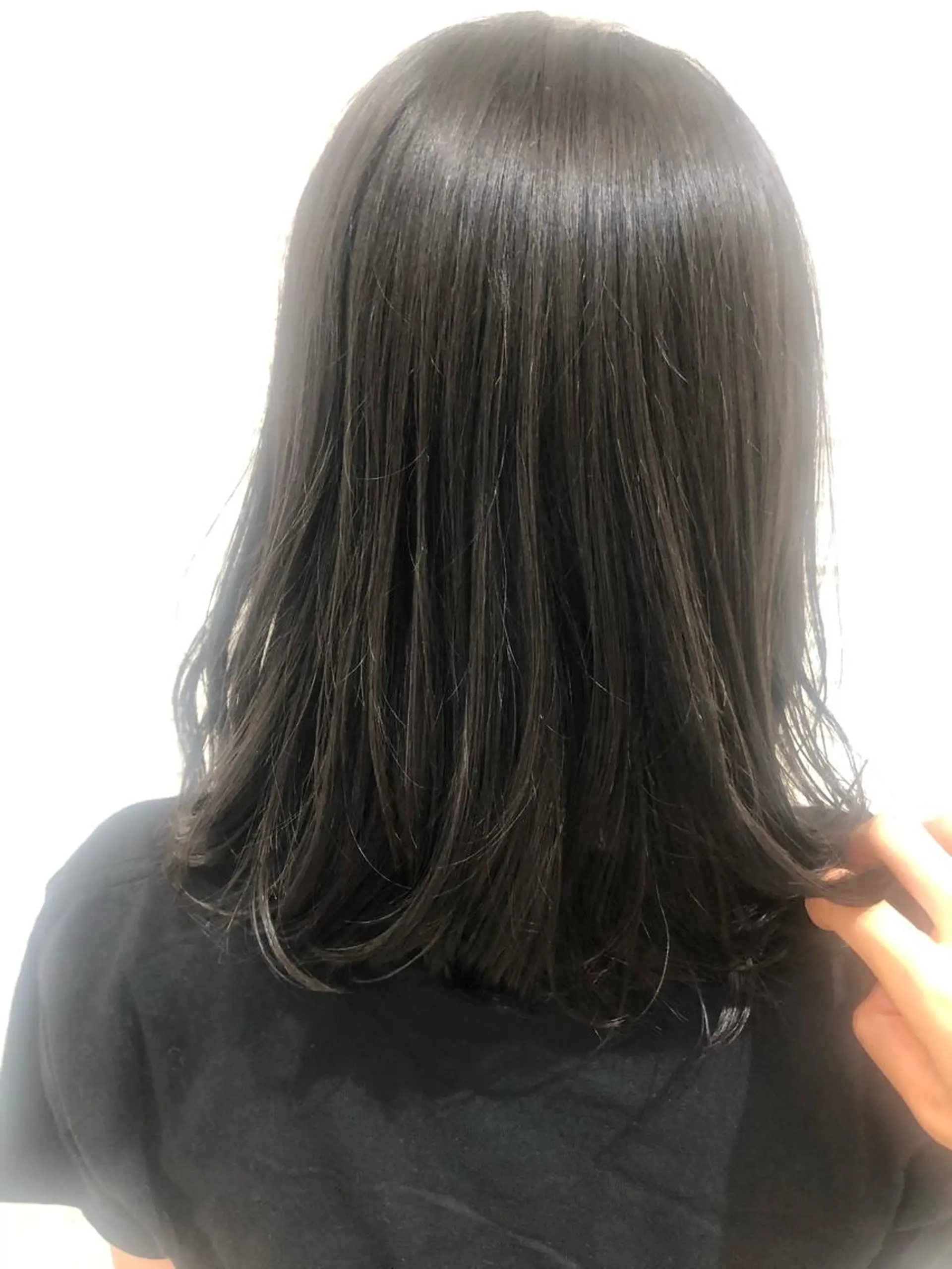 セミロング izumi （いずみ）のヘアスタイル