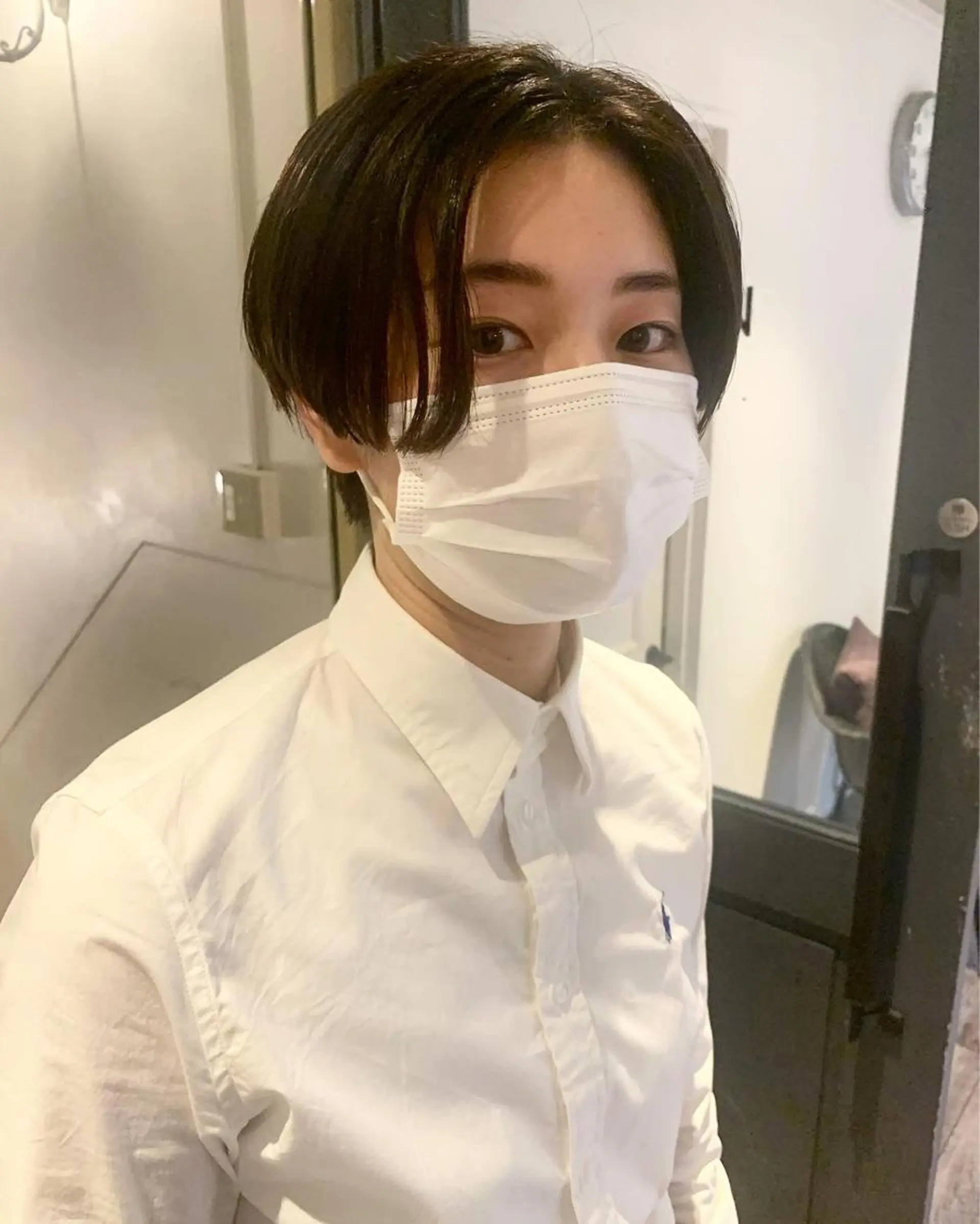 ショート カラー パーマ ヘアアレンジ メンズ キッズ ネイル マツエク・マツパ ハンサムショート 黒髪 ショートヘア ショートネイル ウルフレイヤーカット /チヒロのヘアスタイル