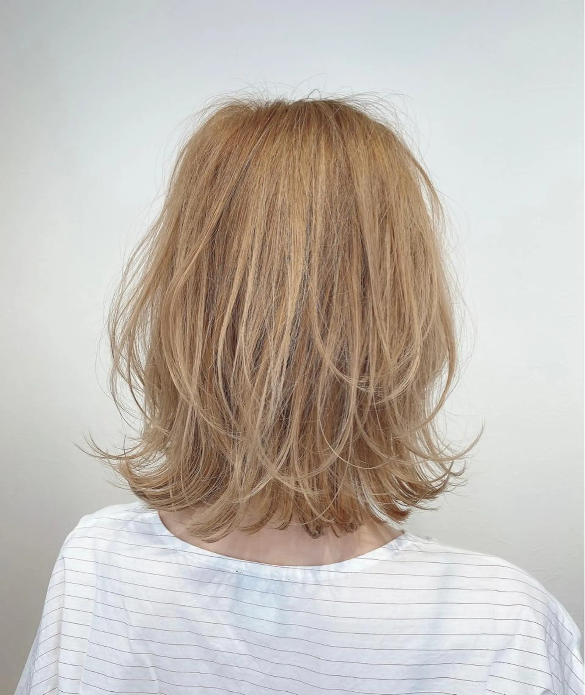 ミディアム カラー インク 美容院のヘアスタイル