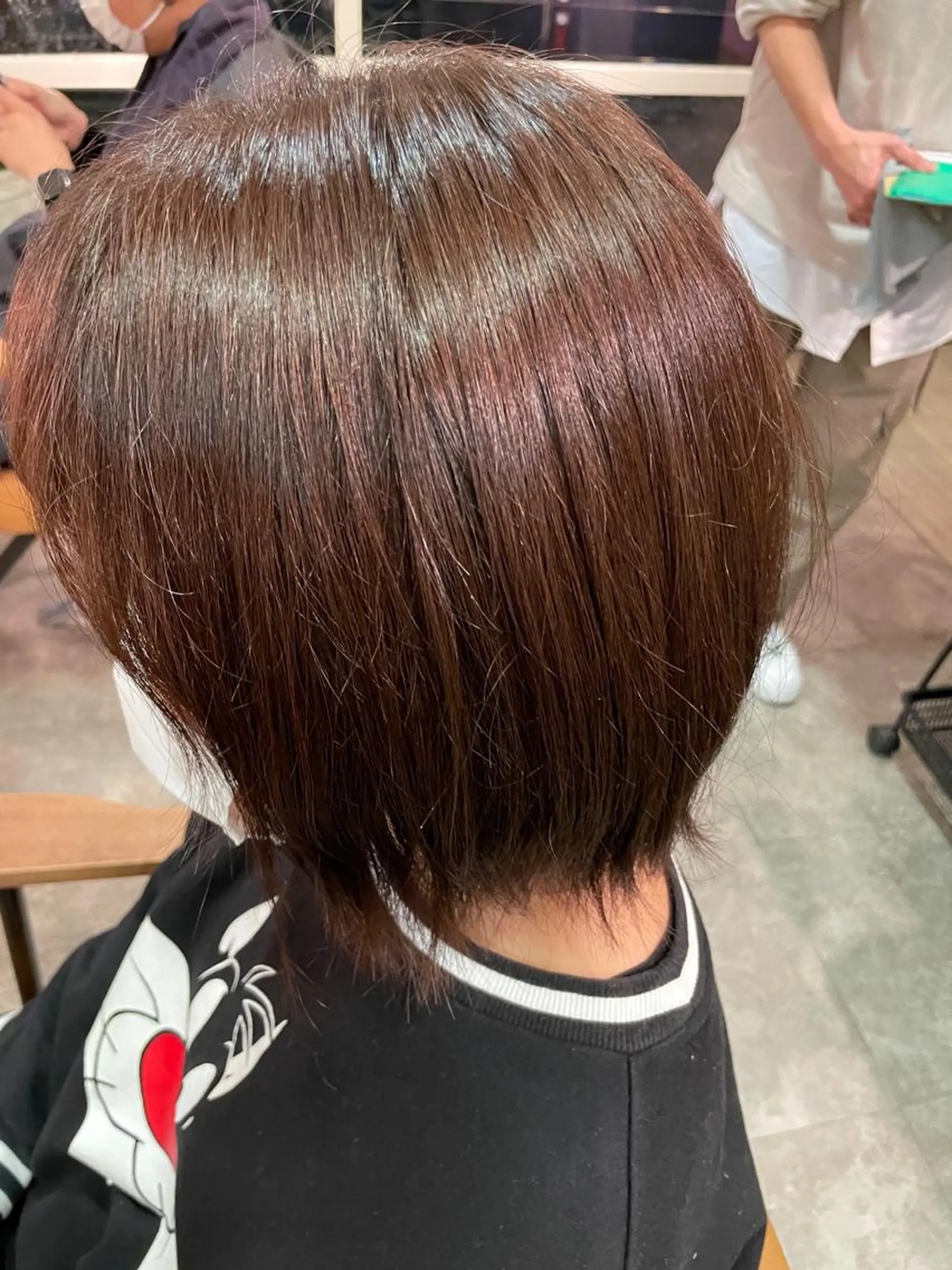 ショート カラー ブラウンカラー バイオレットカラー バイオレットブラウン 切りっぱなしボブ/ 三瀬翔のヘアスタイル