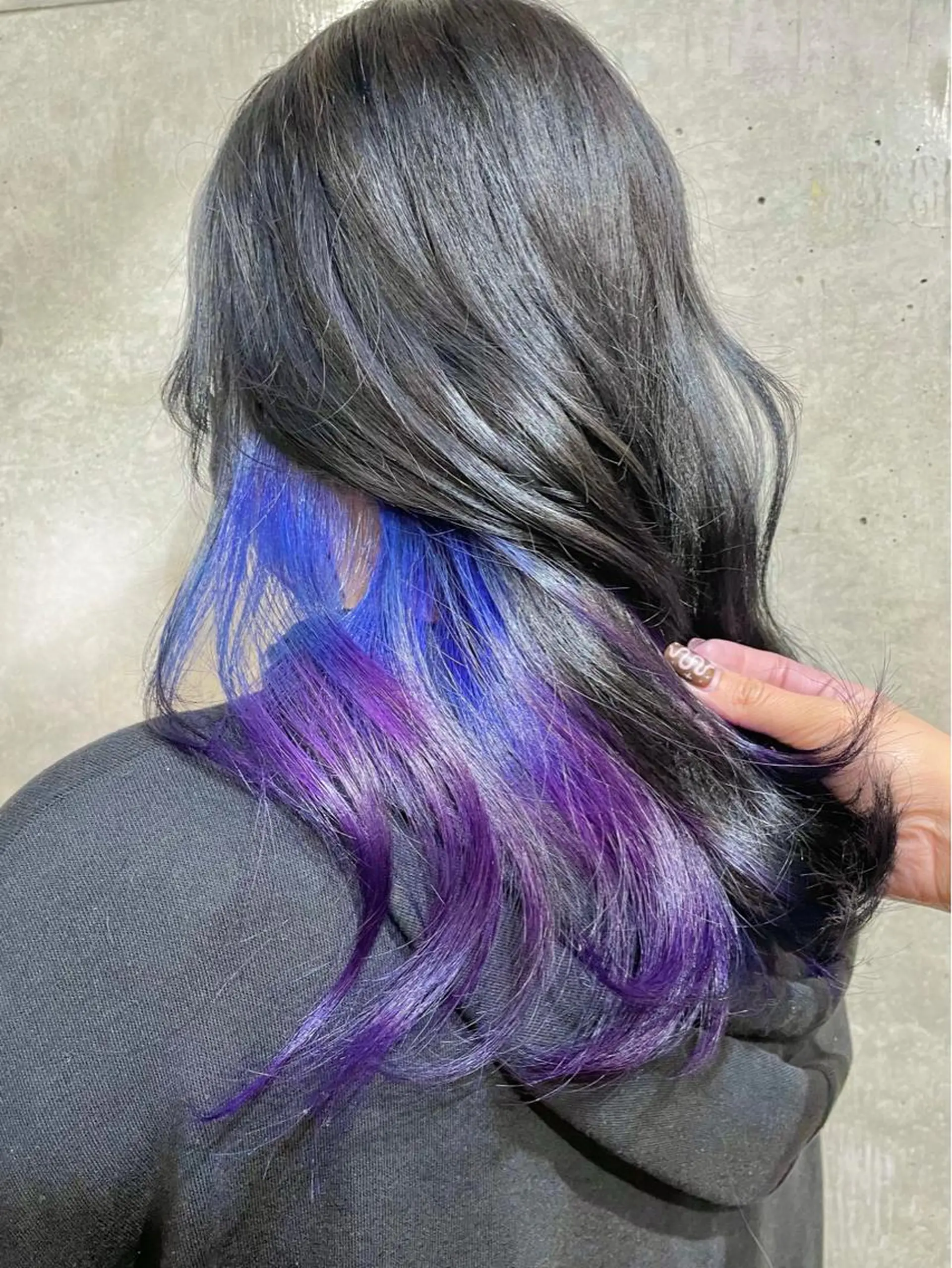 セミロング カラー アディクシーカラー ブリーチ ブルーカラー ケアブリーチ ダブルカラー カット ヘアカラー トリートメント もにか🌞原宿/渋谷 🌝ブリーチカラーのヘアスタイル