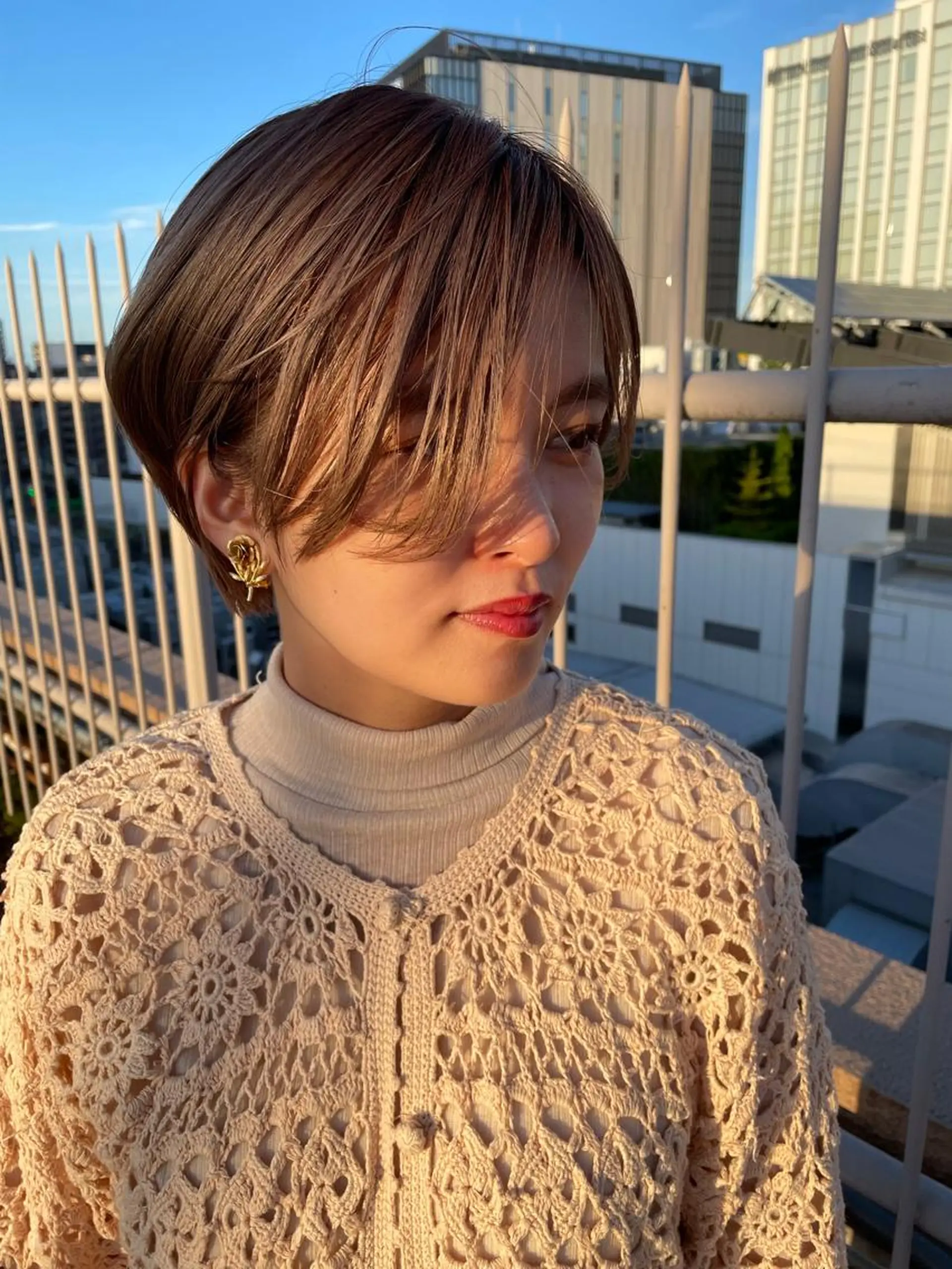 ショート カラー ベージュカラー ミルクティーベージュ ショートヘア Basis 田口豪司のヘアスタイル