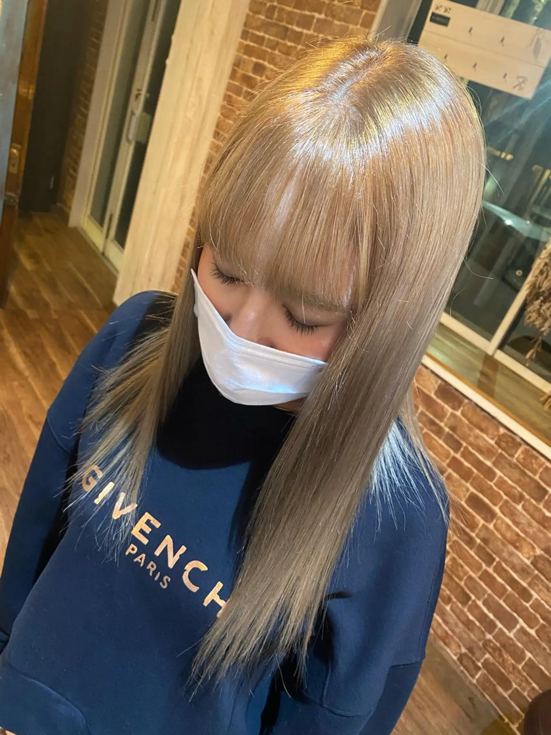 セミロング カラー ベージュカラー ブリーチ グラデーションカラー ホワイトベージュ カット ヘアカラー トリートメント ハイライト/インナー /ブリーチ/レイヤーのヘアスタイル