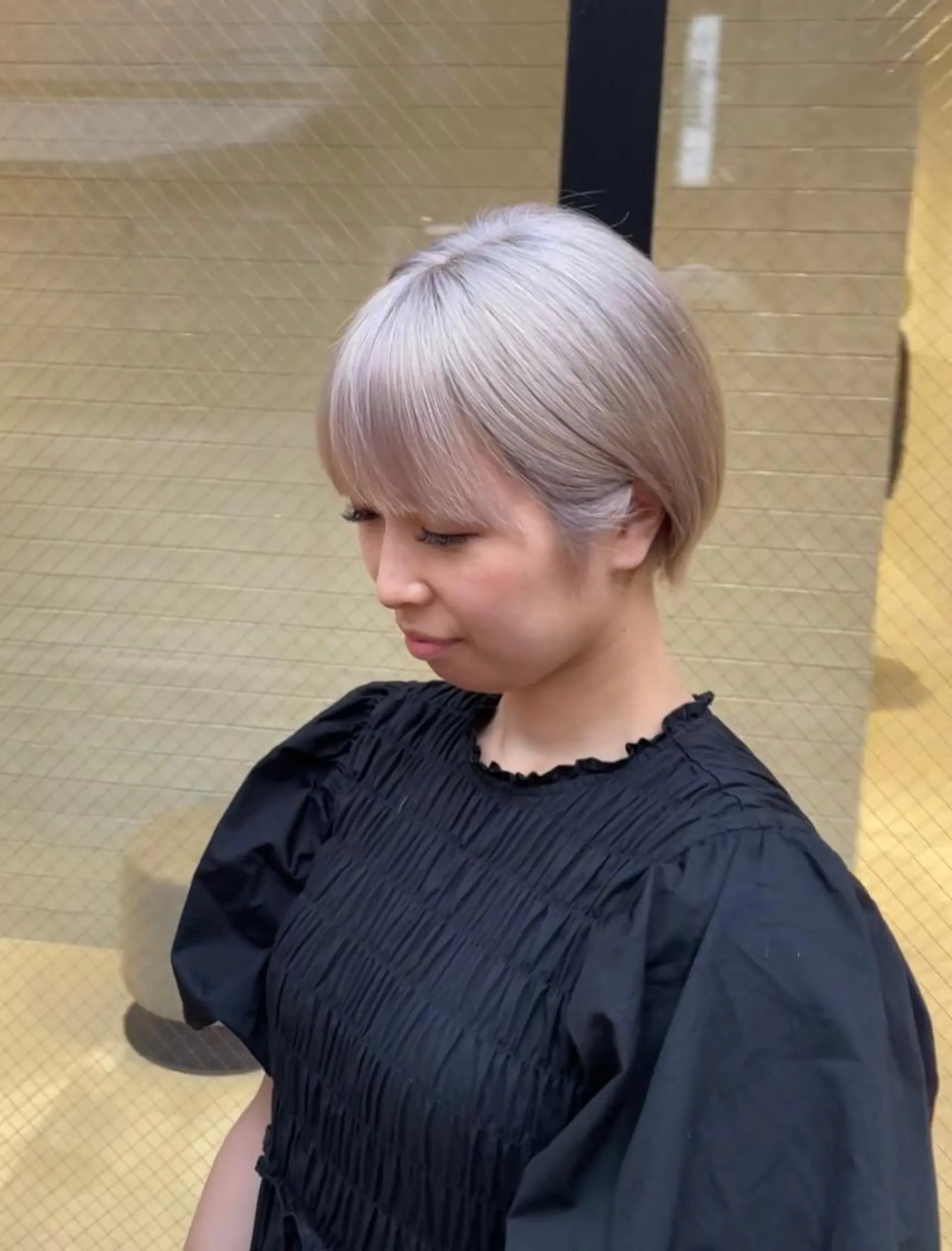 ショート カラー パーマ ヘアアレンジ ブリーチ ハイライトカラー ハイトーンカラー ハイライト ショートヘア 大人スタイル 太田のヘアスタイル