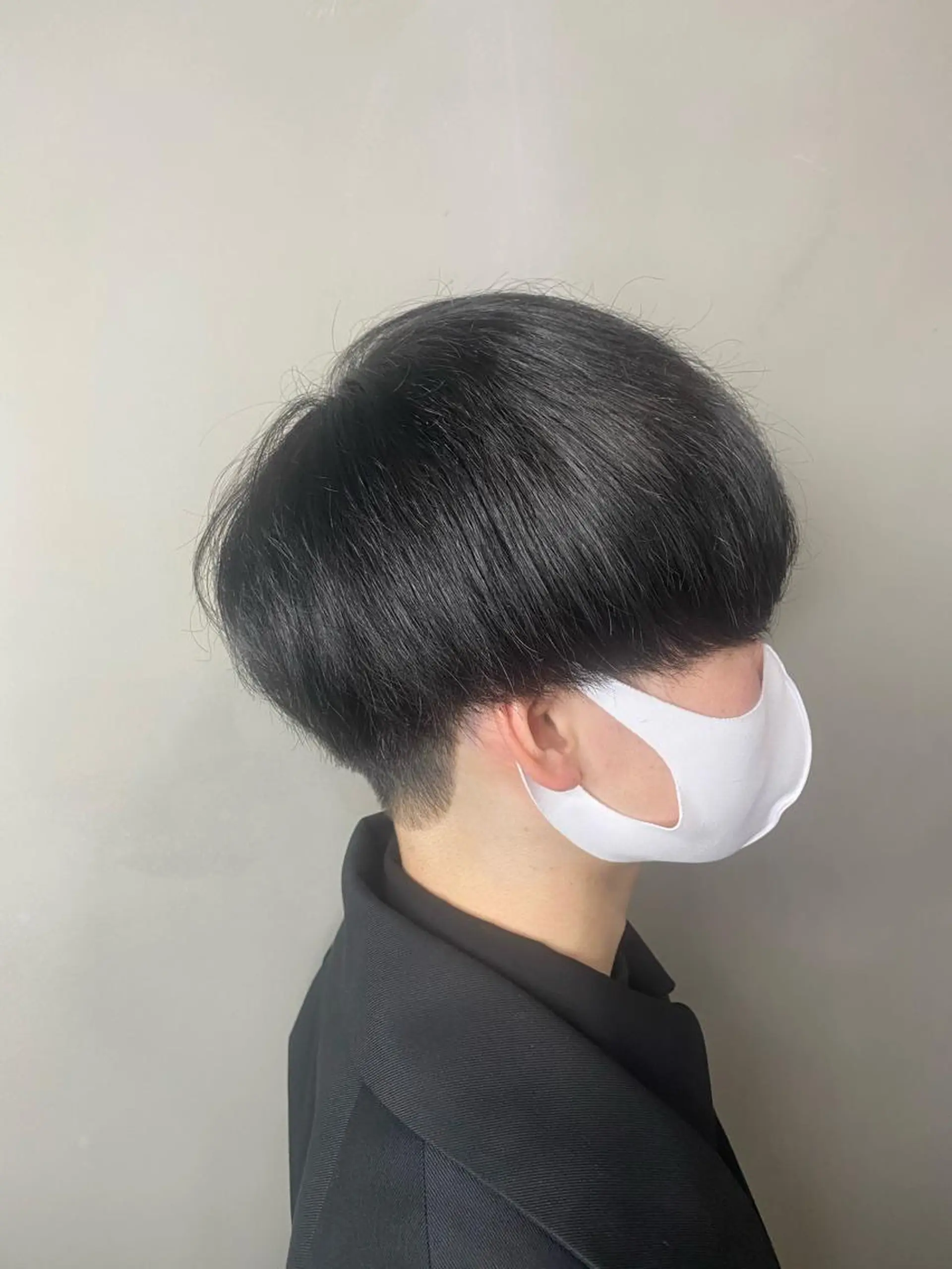 ショート カラー メンズ マッシュ 黒髪 ブルーカラー ブルーブラック 寳泉 章弘のヘアスタイル