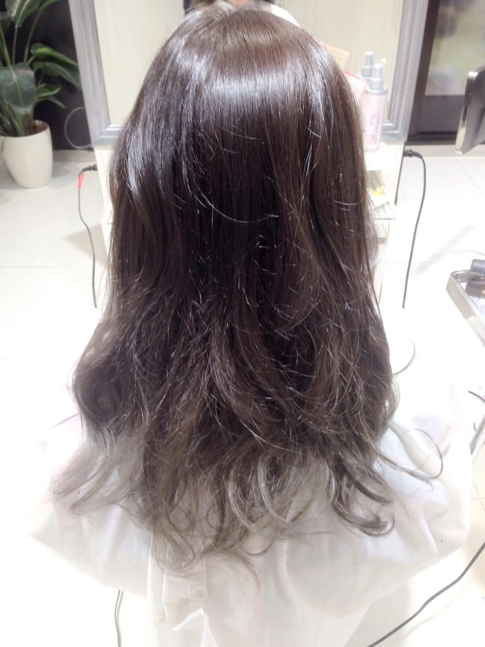ミディアム セミロング ロング カラー グラデーションカラー グレージュ ✨艶髪✨透明感✨ 山内大樹のヘアスタイル