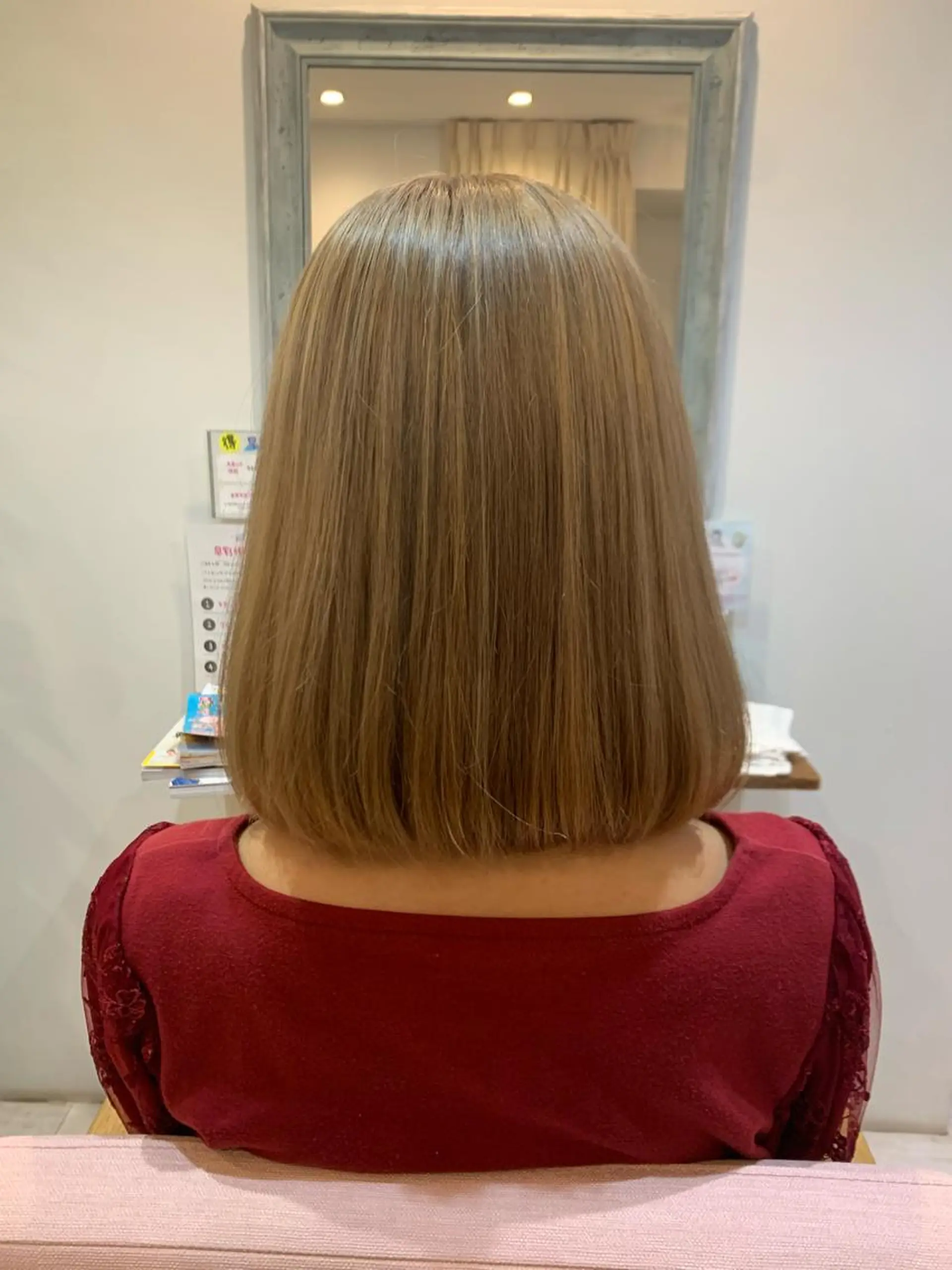 カラー ベージュカラー ブリーチ ミルクティーベージュ トキタ アオイのヘアスタイル