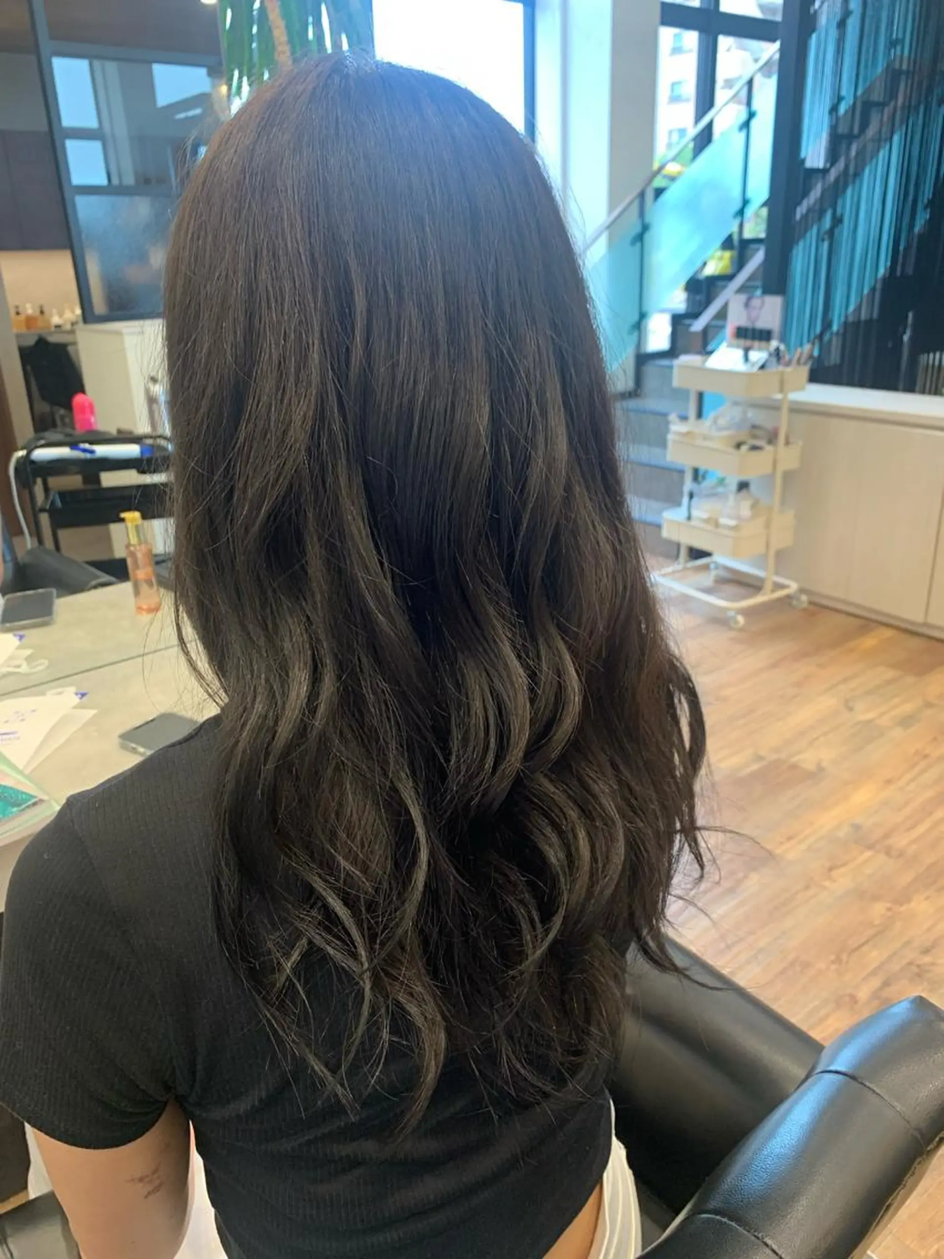 ロング カラー アッシュ ヘアカラー 美容しょうへいの店所属・吉川 茉由子のマツエク・マツパデザイン