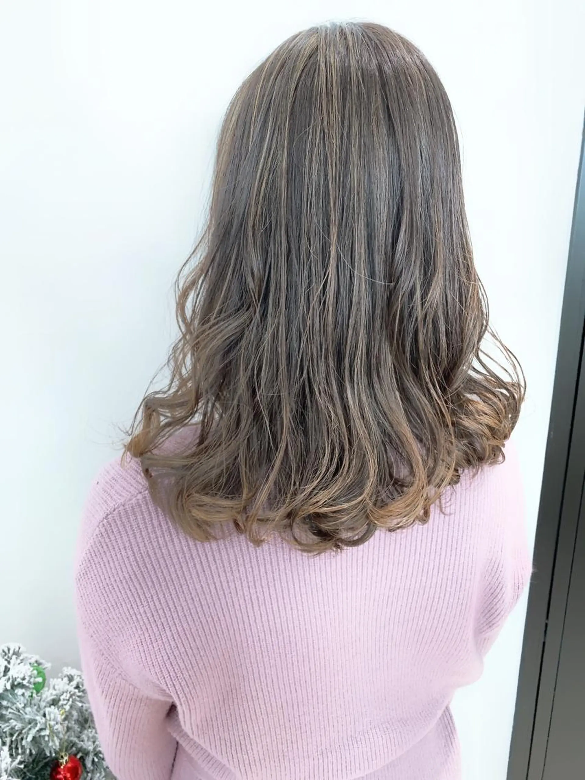 セミロング ハイライト 【髪質改善特化】 新宿/縮毛矯正/セラのヘアスタイル