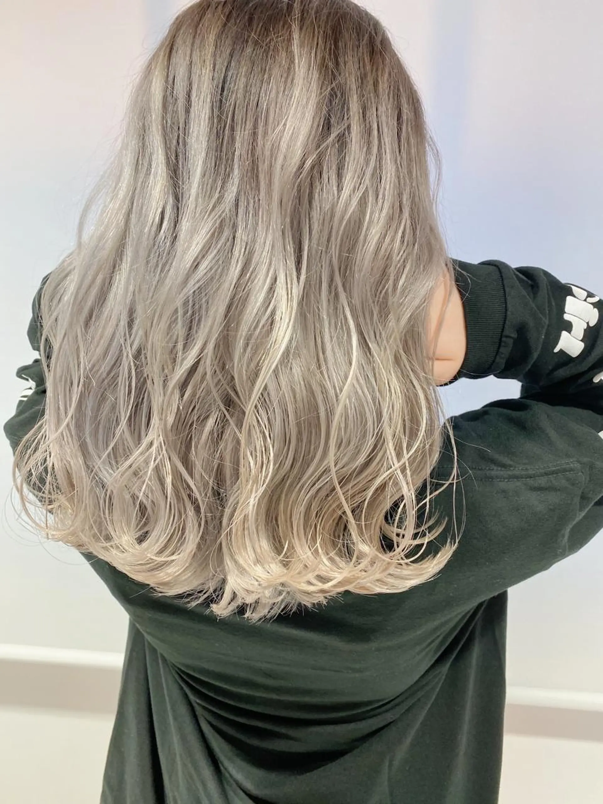 セミロング カラー 新井 広之のヘアスタイル