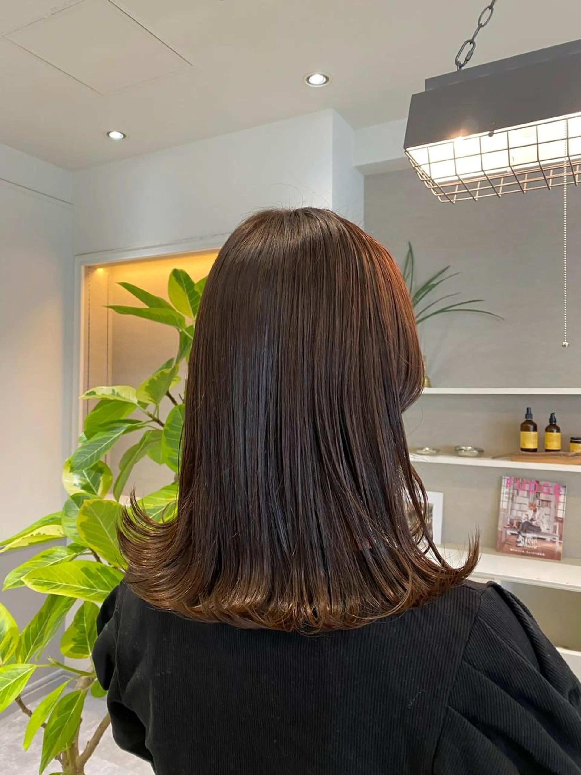 ミディアム 薄暮 マツイ　レンのヘアスタイル