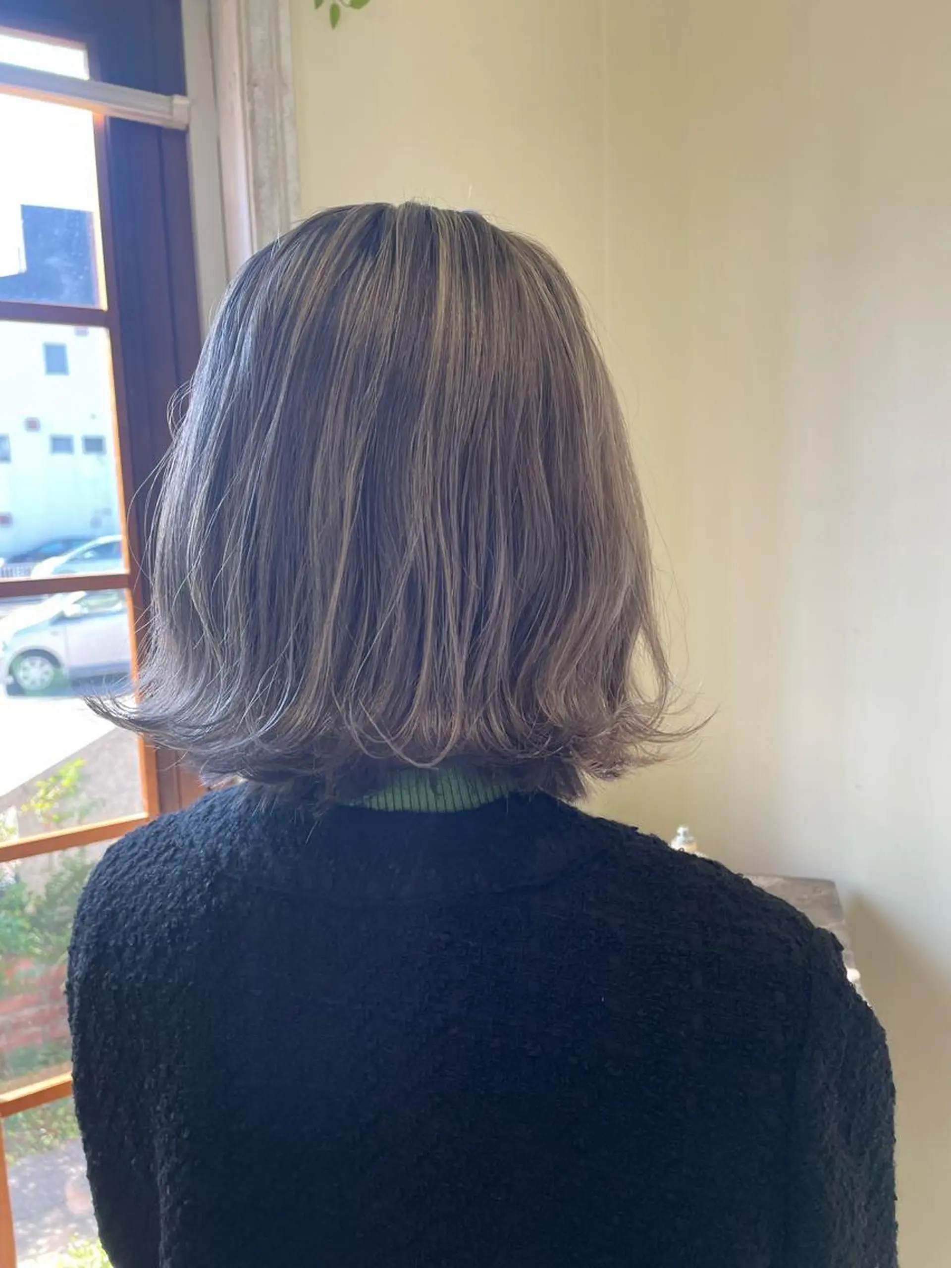 ミディアム カラー ヘアアレンジ カットパーマモデル 山中 遥のヘアスタイル