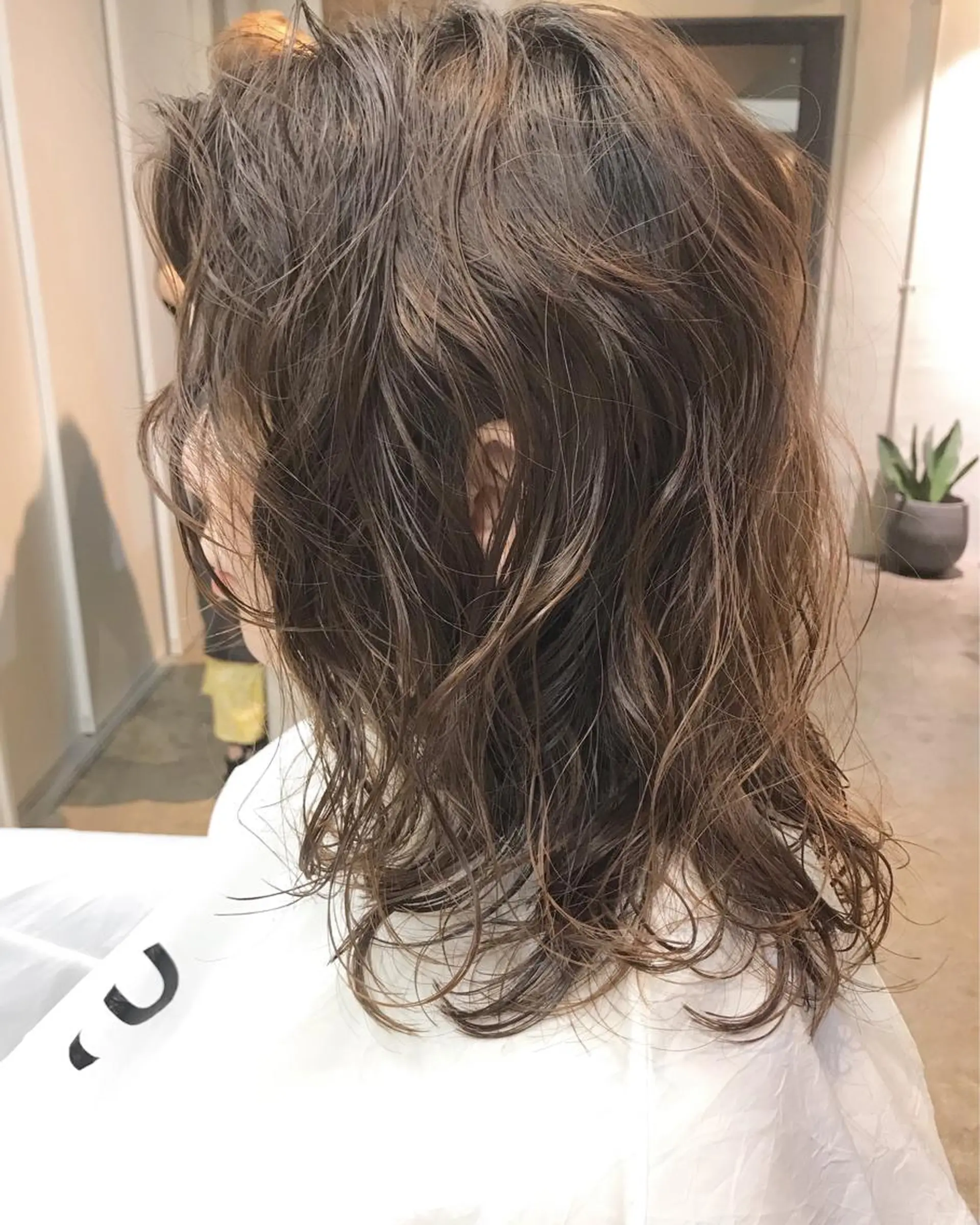 ミディアム カラー パーマ ミディアムパーマ カット パーマ トリートメント 🧼柴田 健太郎🧼のヘアスタイル