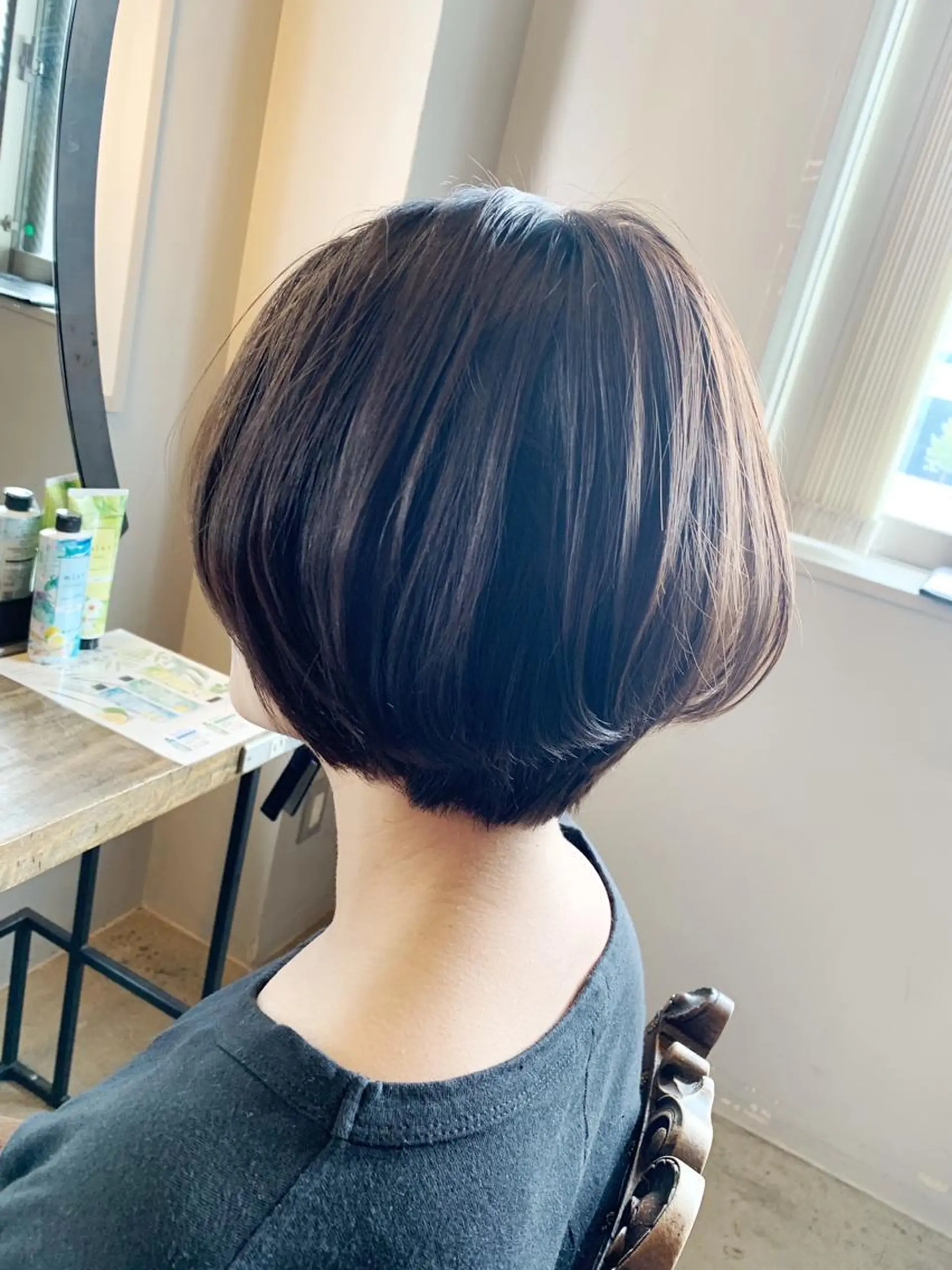 ショート カラー ボブレイヤー ショートレイヤー ボブ レイヤーカット ショートヘア カット ヘアカラー 佐藤 美紅のヘアスタイル