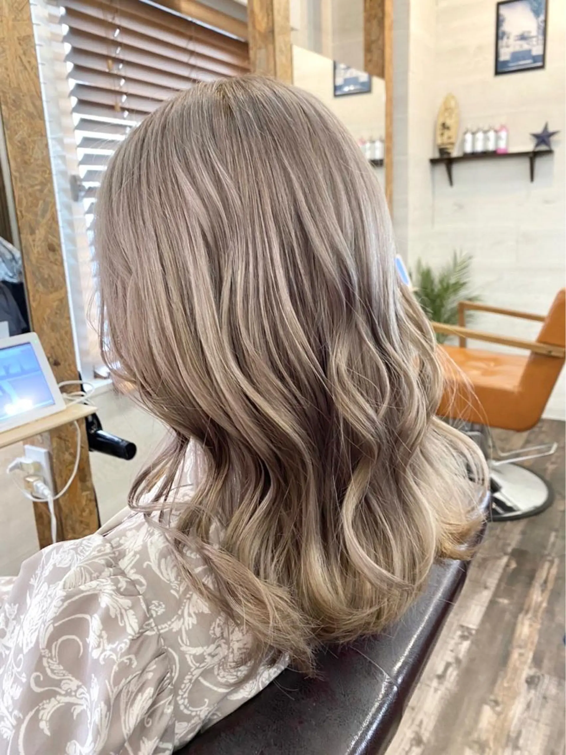 セミロング カラー ヘアカラー ブリーチ毛対応酸性 ストレート🌈サキのヘアスタイル