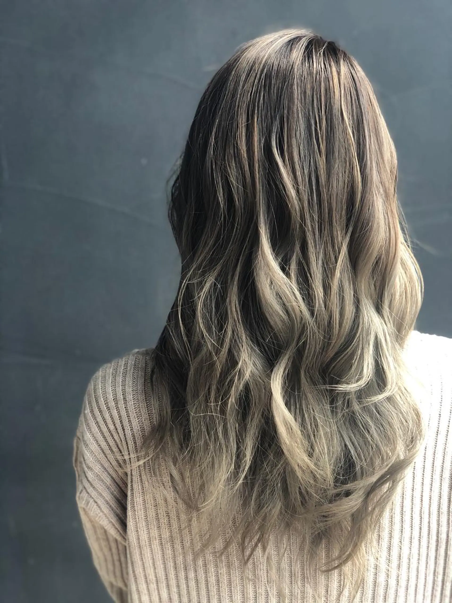 ロング カラー グラデーションカラー 佐伯 凌太郎のヘアスタイル