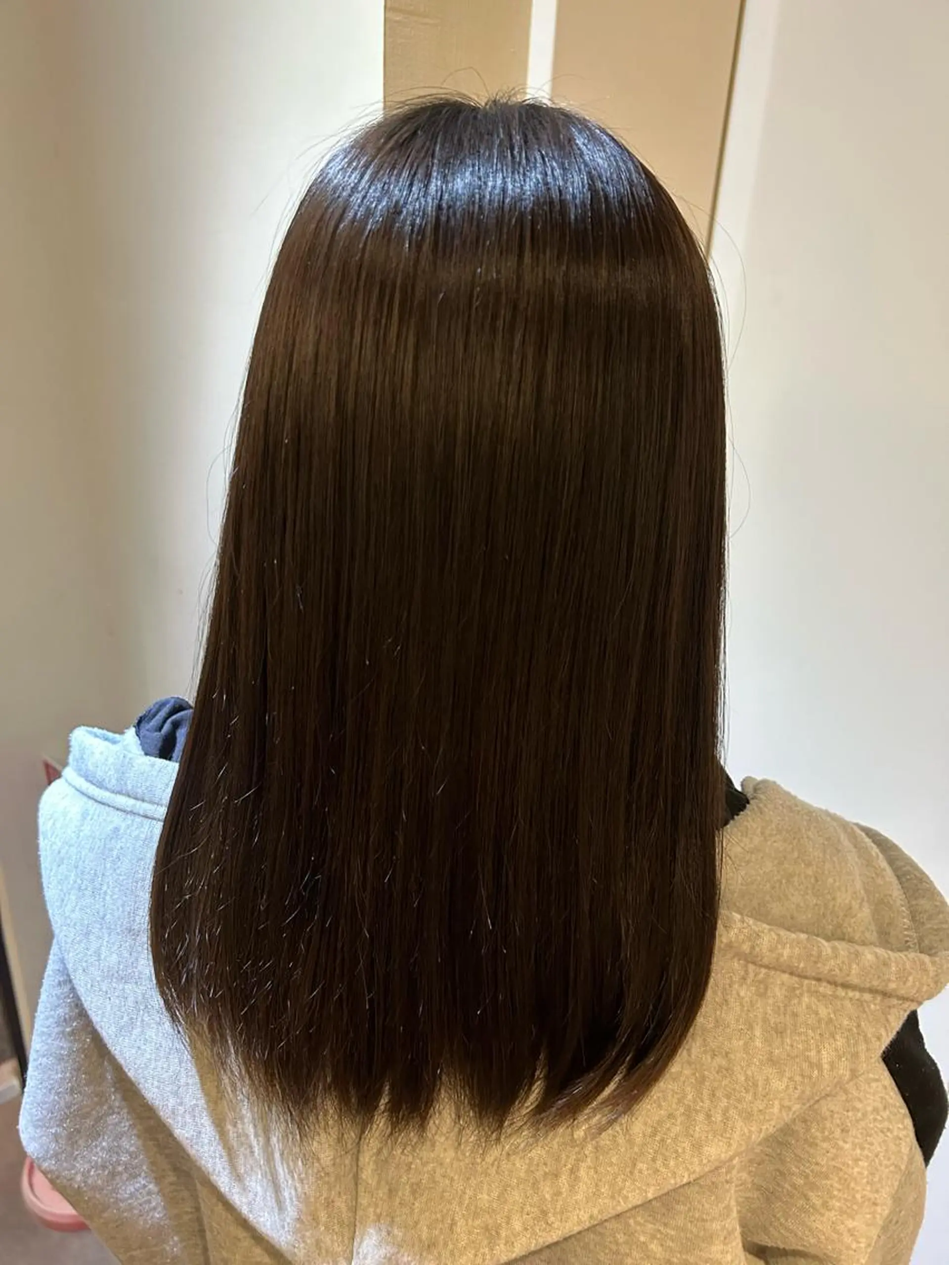 ミディアム 水谷 菜央のヘアスタイル