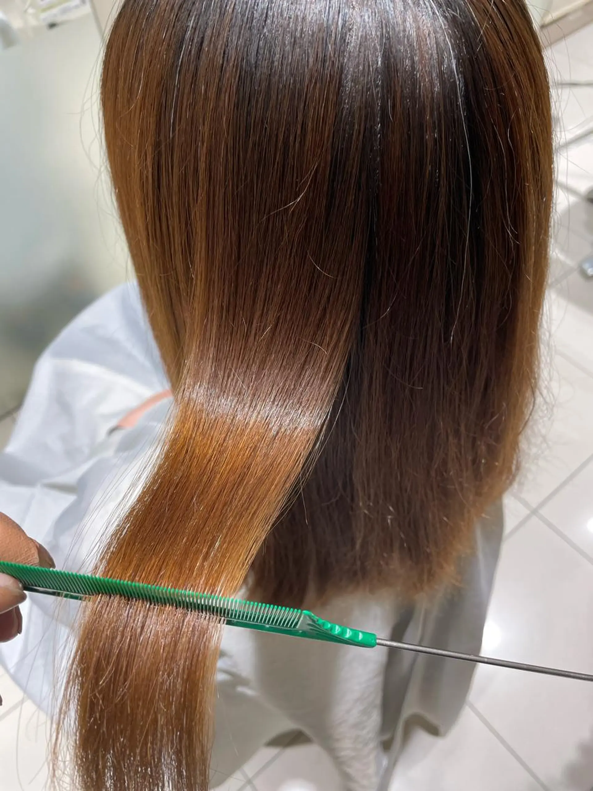 ミディアム カット 縮毛矯正 ニュースタイル SOHOのヘアスタイル