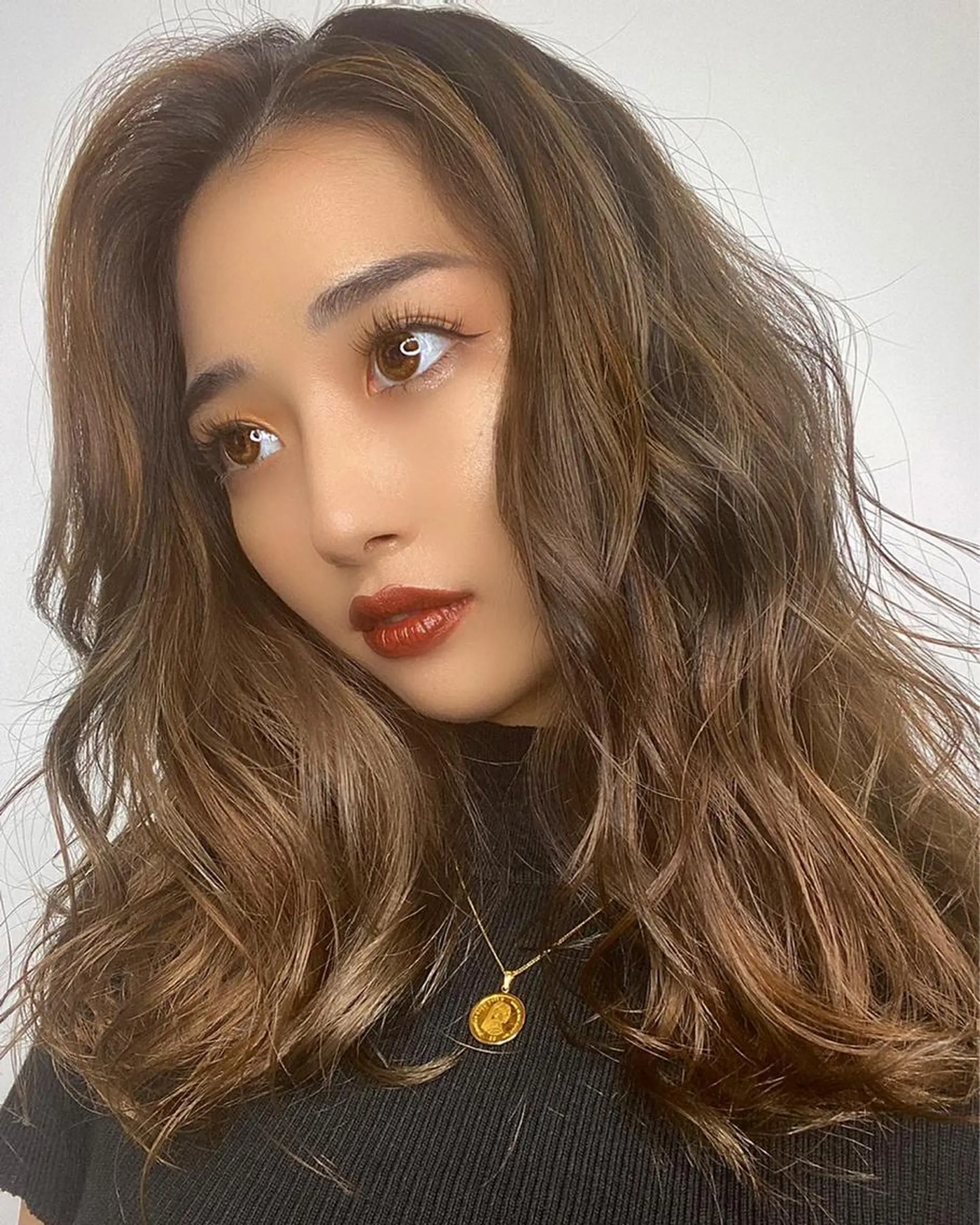 セミロング カラー バレイヤージュ 外国人風カラー レイヤーカット 🌟小顔レイヤー× 赤み消し透明感カラーのヘアスタイル