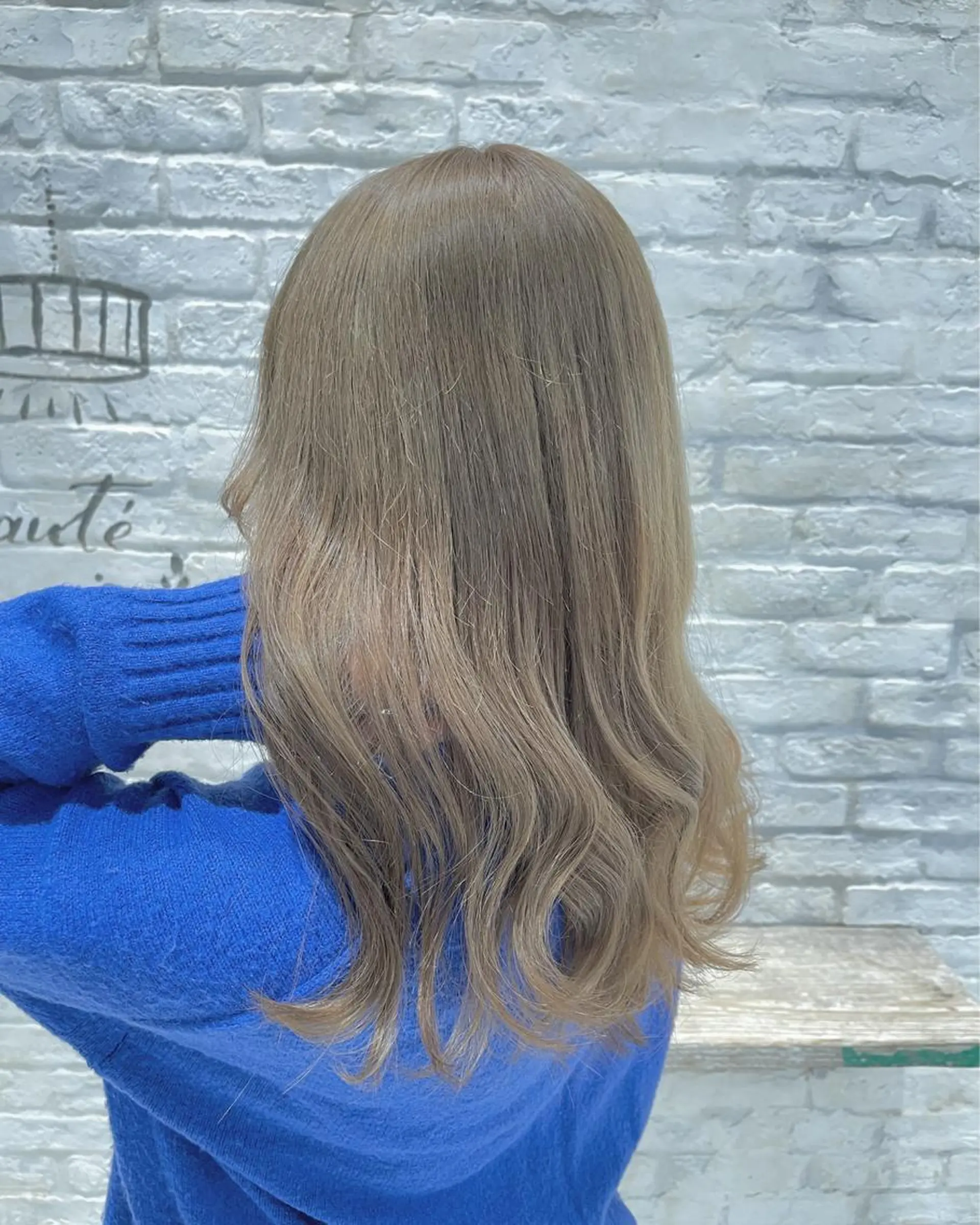 ミディアム カラー ベージュカラー ブリーチ ケアブリーチ ミルクティーベージュ EARTH  紫竹山 🦋本間未来🦋のヘアスタイル