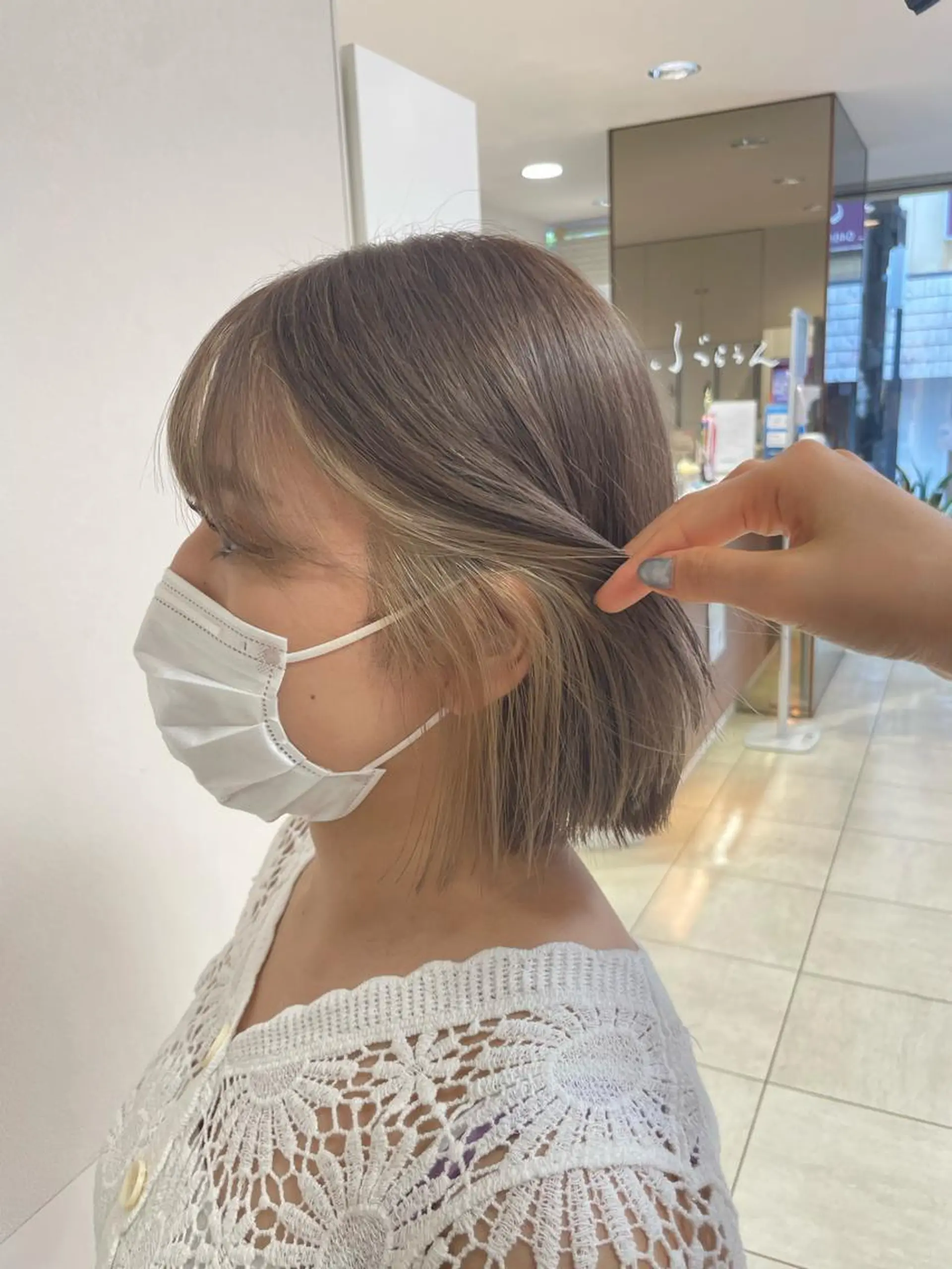 ミディアム カラー ヘアアレンジ ミストバング ブリーチ フェイスフレーミング カット ヘアカラー 【Sweep】おじま のぞみのヘアスタイル