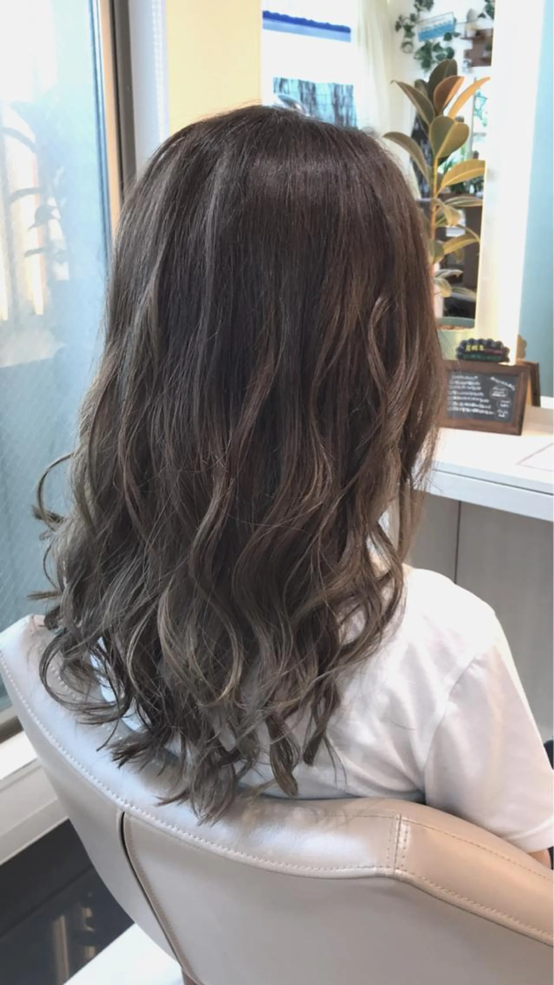 ミディアム カラー ベージュカラー 透明感カラー グラデーションカラー 山崎俊輔/髪質改善 /バレイヤージュのヘアスタイル