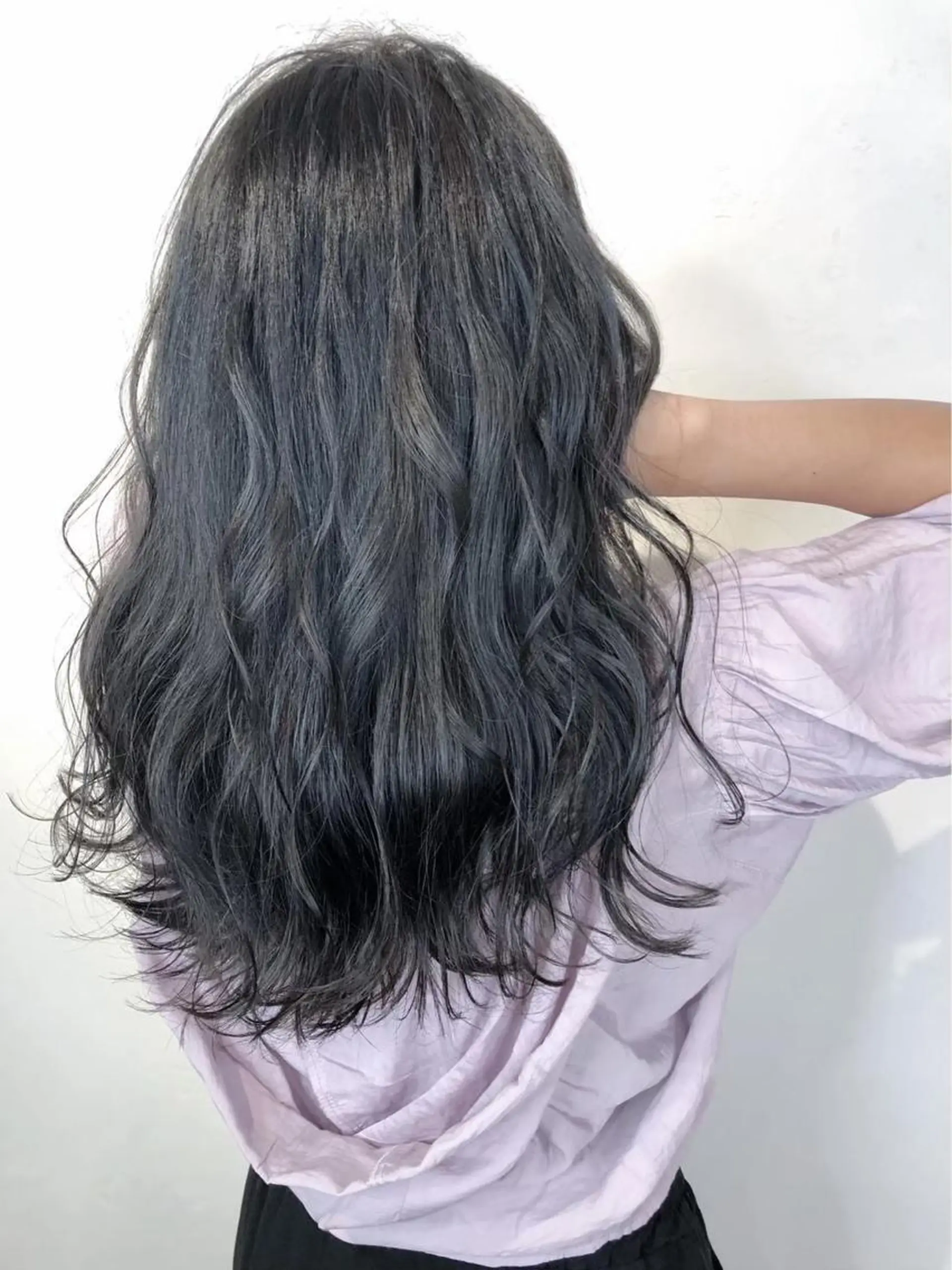 セミロング カラー _WHITE 高槻のヘアスタイル