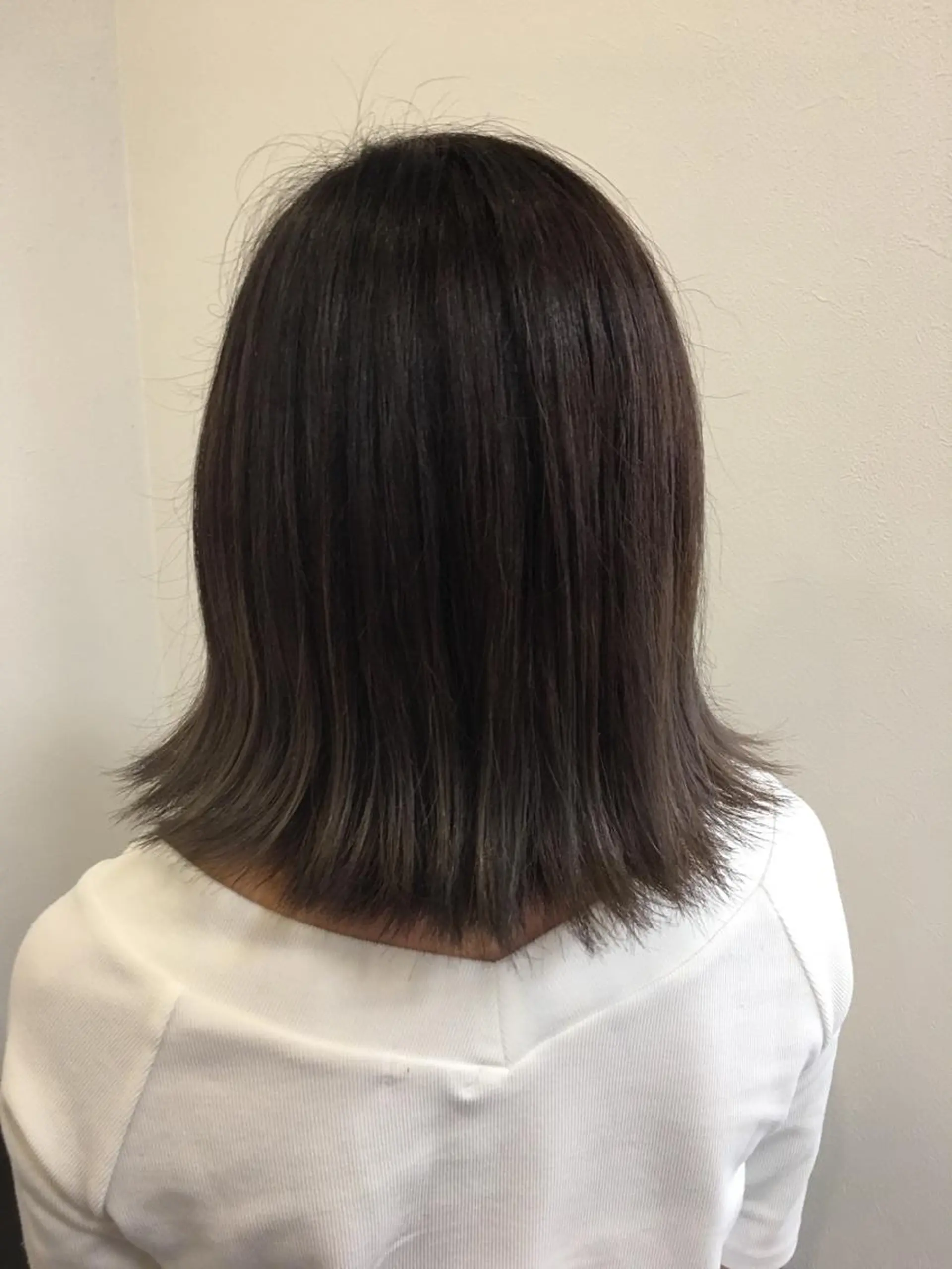 ミディアム カラー アッシュ グラデーションカラー 小泉 円香のヘアスタイル